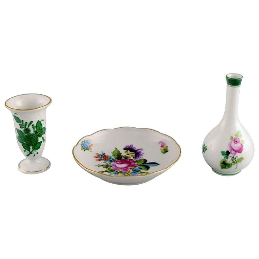 Two Herend Miniature Vases And A Small Dish In Hand Painted Porcelain, 1980s