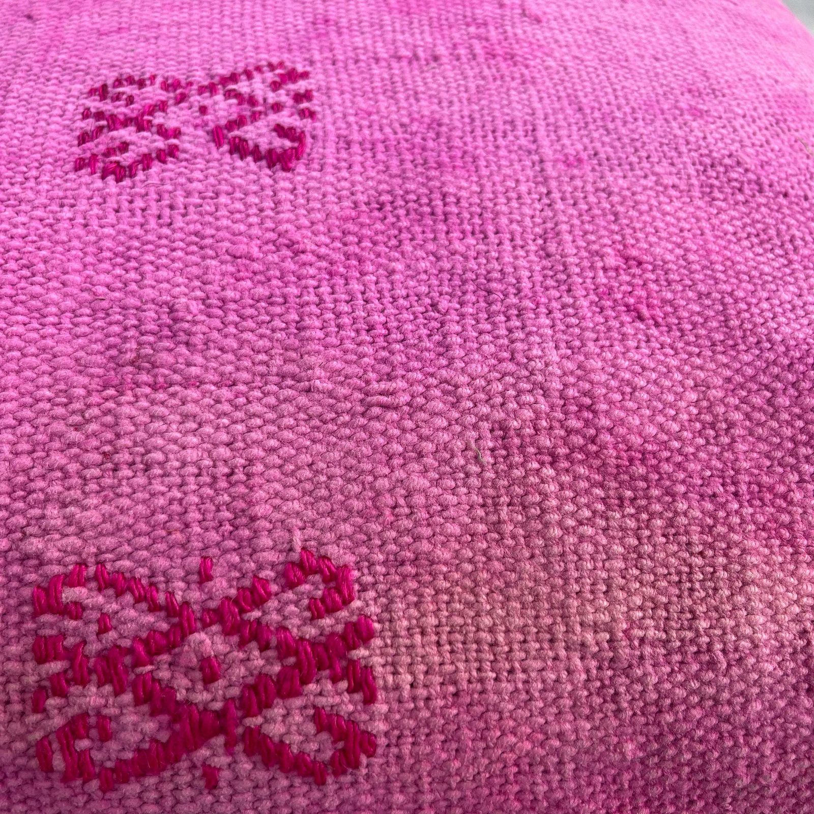 photo for sale Kilim Kussen | Tapis Kelim | Kilim Kussenhoezen | Vintage Meditatiebankje | Kelim Teppich | Boho Kilim Kussen | Kilim Sofa | Turks Kussen