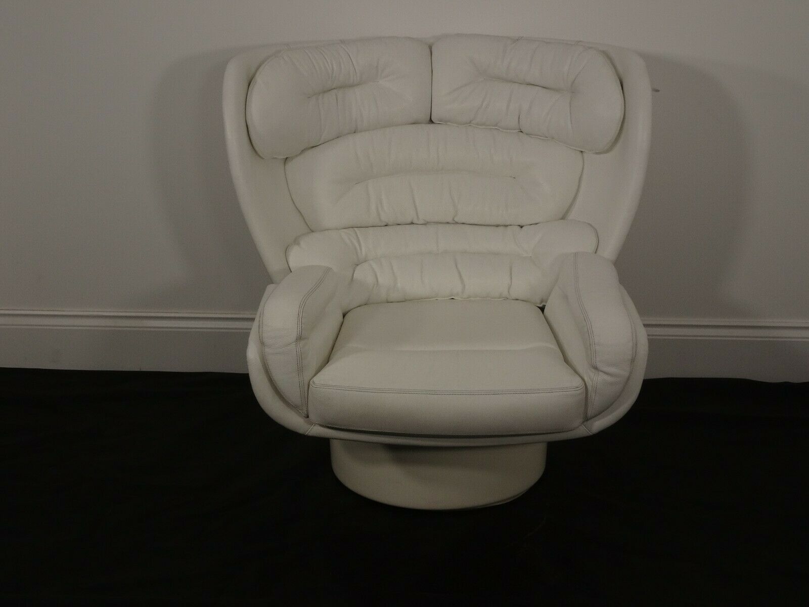 Stunning Iconic Elda Chair Designed By Joe Colombo In The 1960s In White Leathe photo furniture