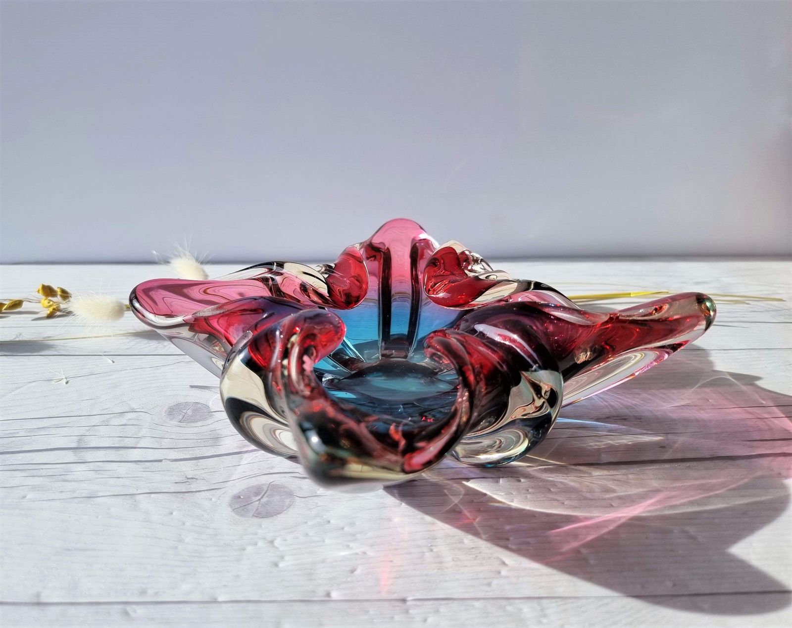 Iwatsu Hineri Glassworks, Handblown Sculpted Dish In Summer Berries Palette, 1960s 70s, Japanese photo vintage