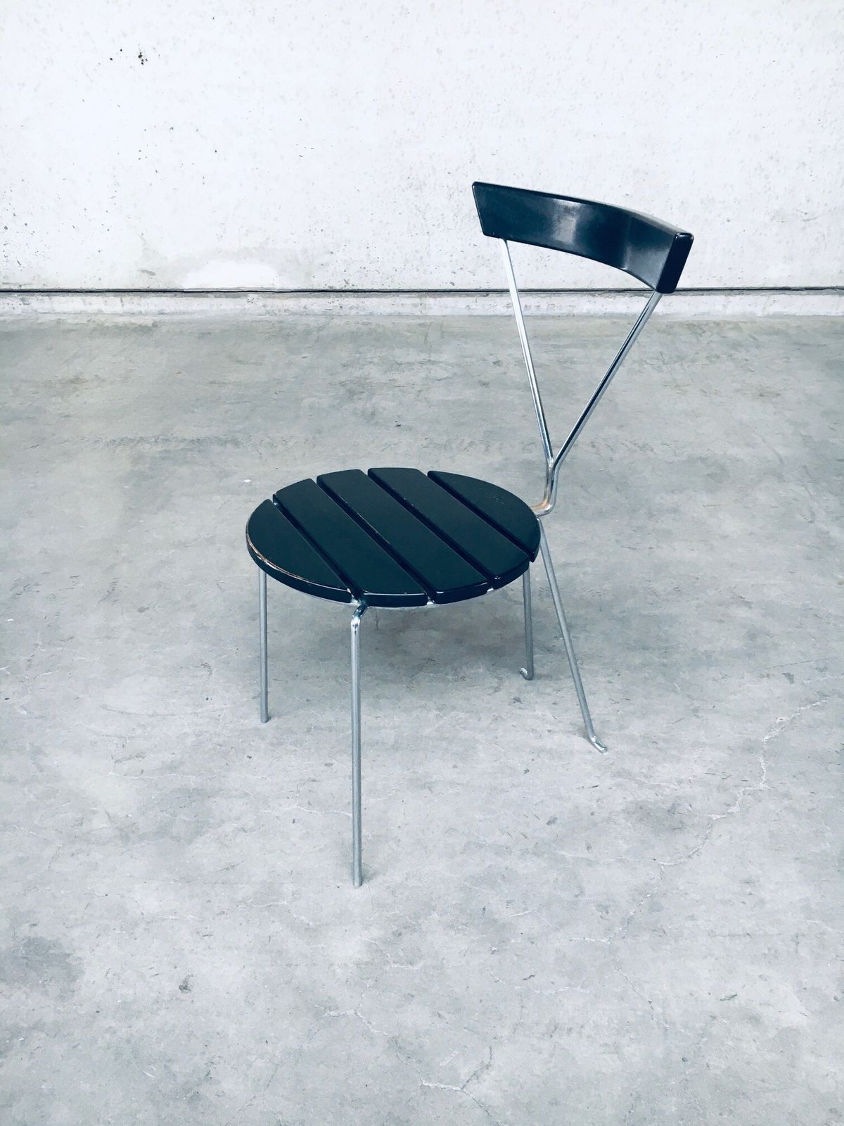 Mid Century Modern Stoel Met Slank Ontwerp, Italië Jaren 1970 photo buy