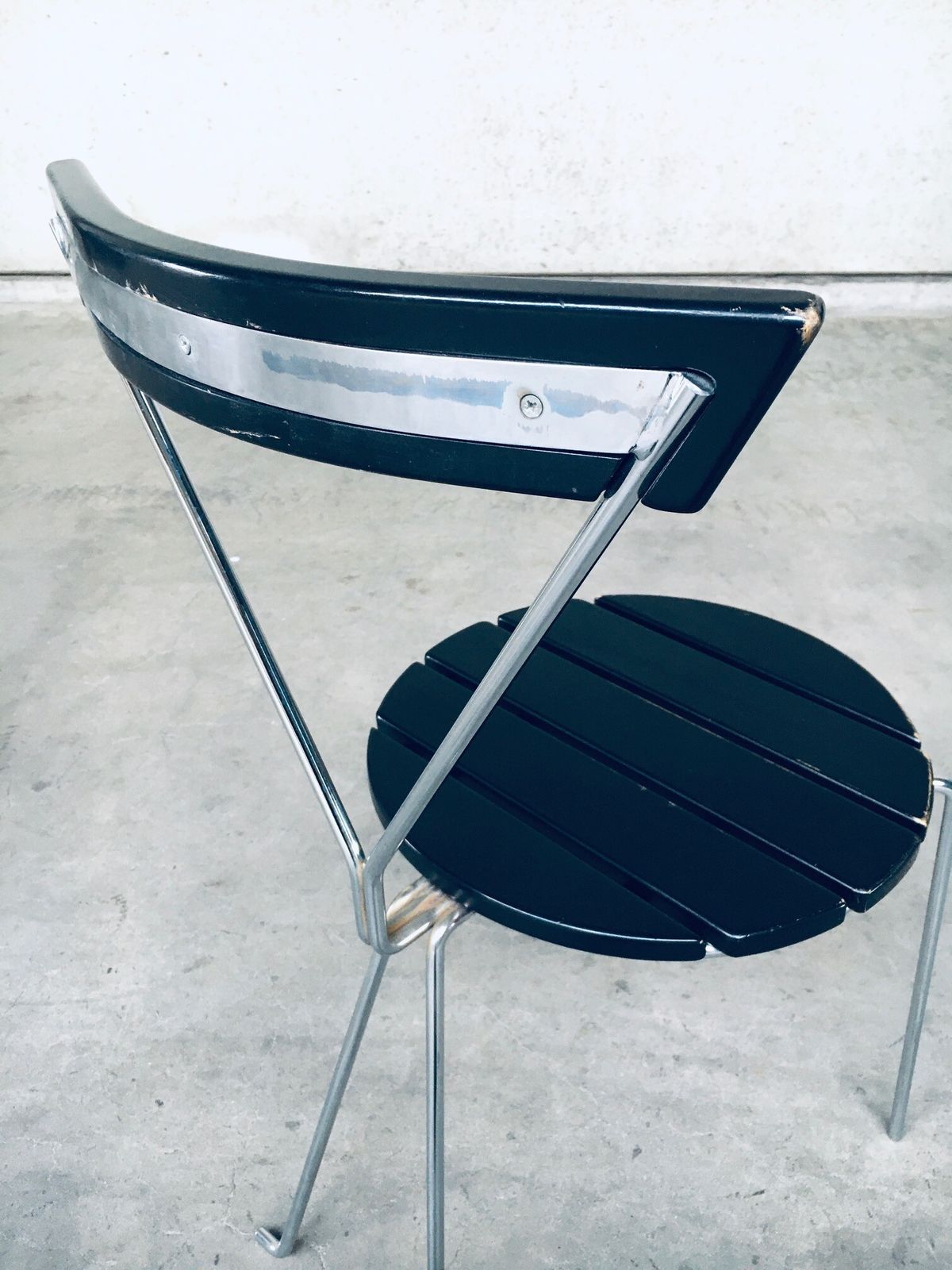 Meubels Mid Century Modern Stoel Met Slank Ontwerp, Italië Jaren 1970 photo