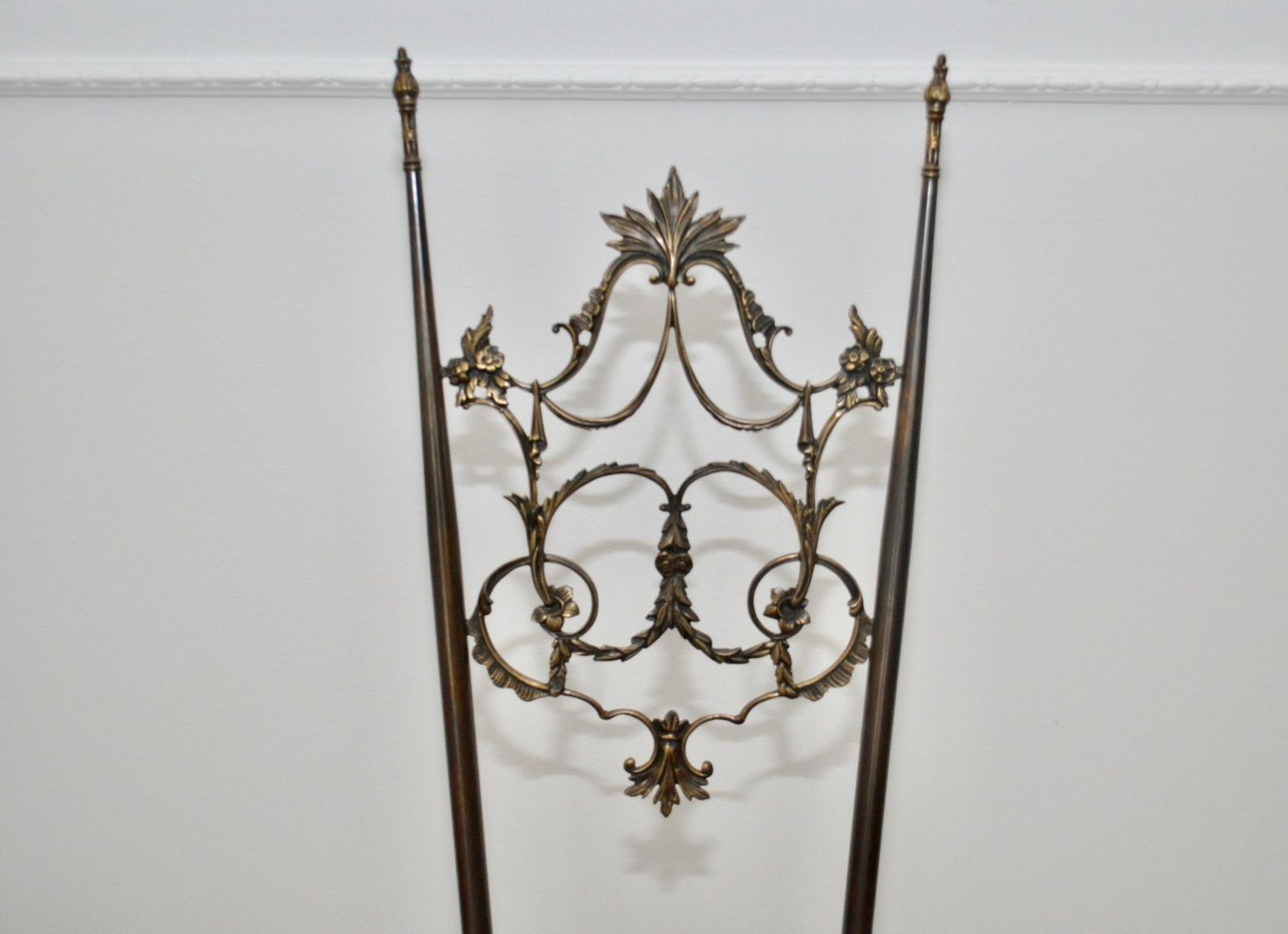 Sedie Chiavarine Hollywoodiane In Stile Regency In Ottone E Velluto, Set Di 2 photo Furniture
