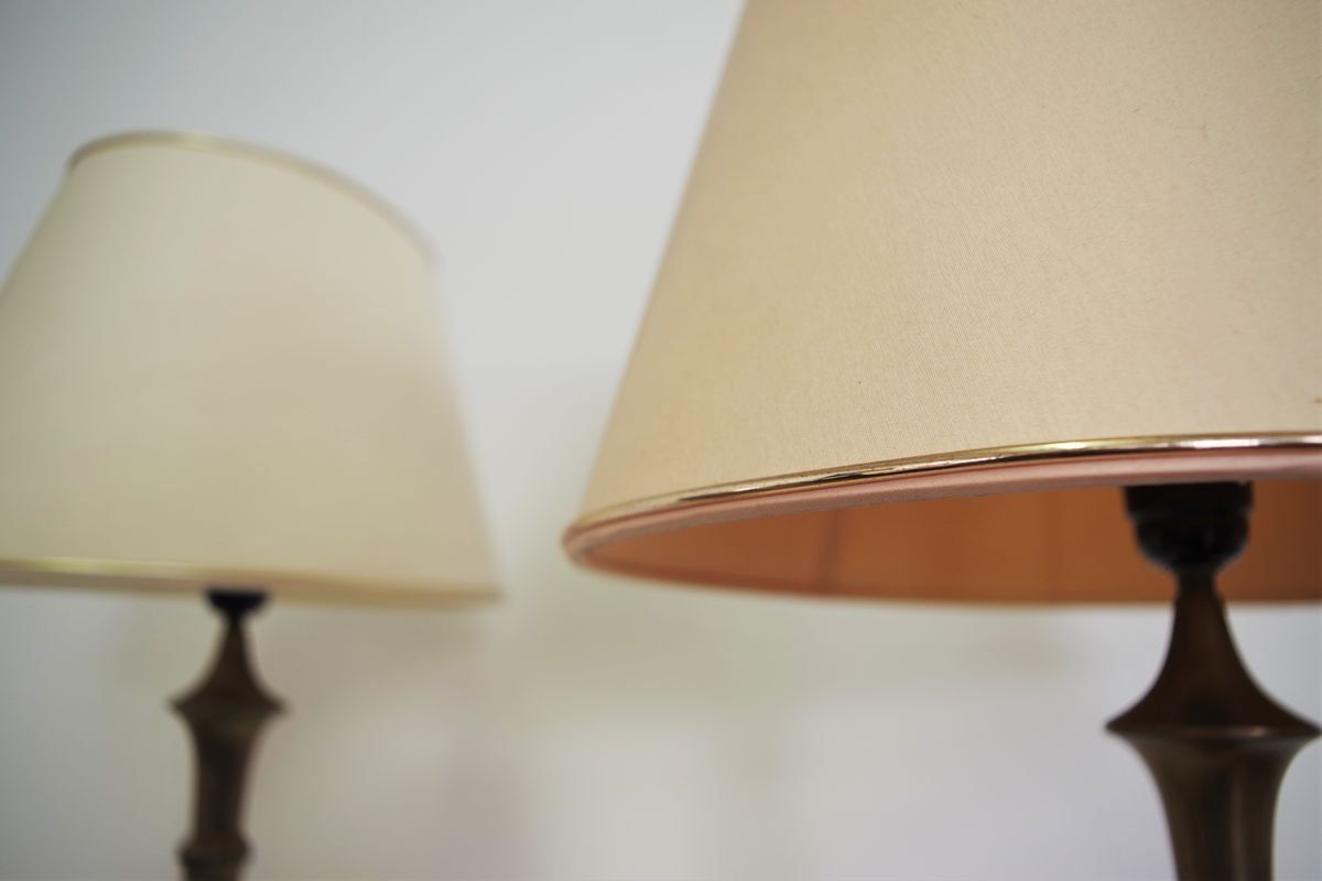 photo furniture Lampade In Mogano, Brass & Cotton Hats Di Abat Jour, Anni '50, Set Di 2