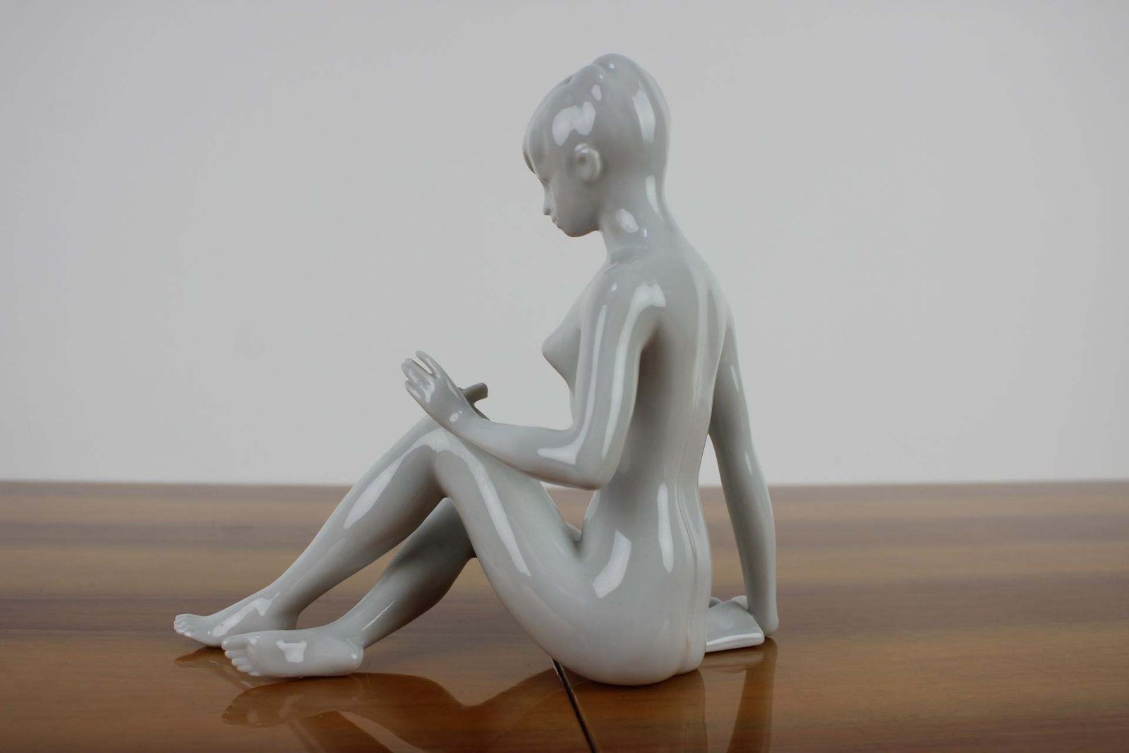Mid Century Sculpture Of Nude Sitting Women, Royal Dux, 1960s. photo Art