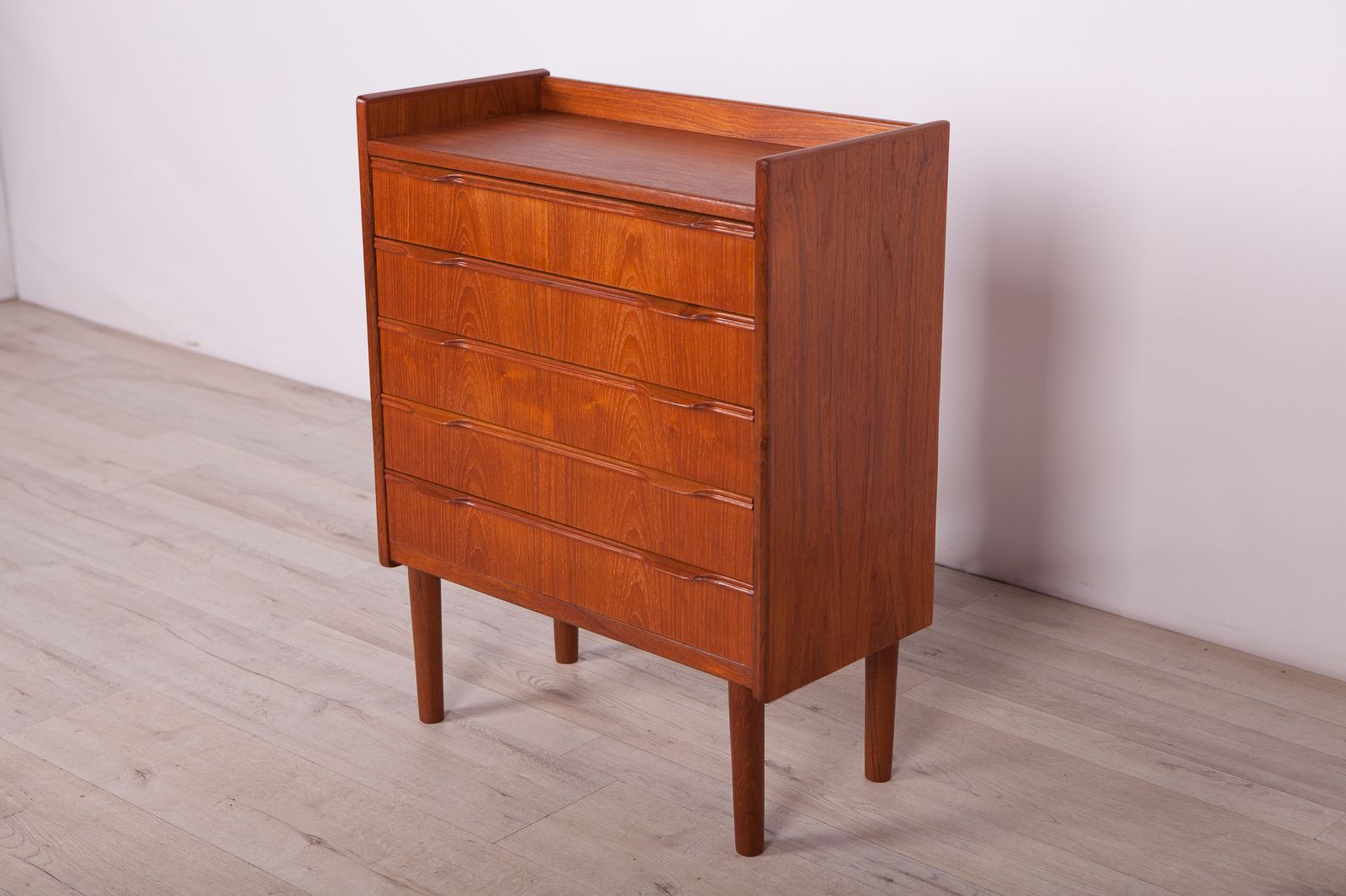photo vinterior Mid Century Teak Dresser By Henning Jørgensen Of Fredericia, 1960s