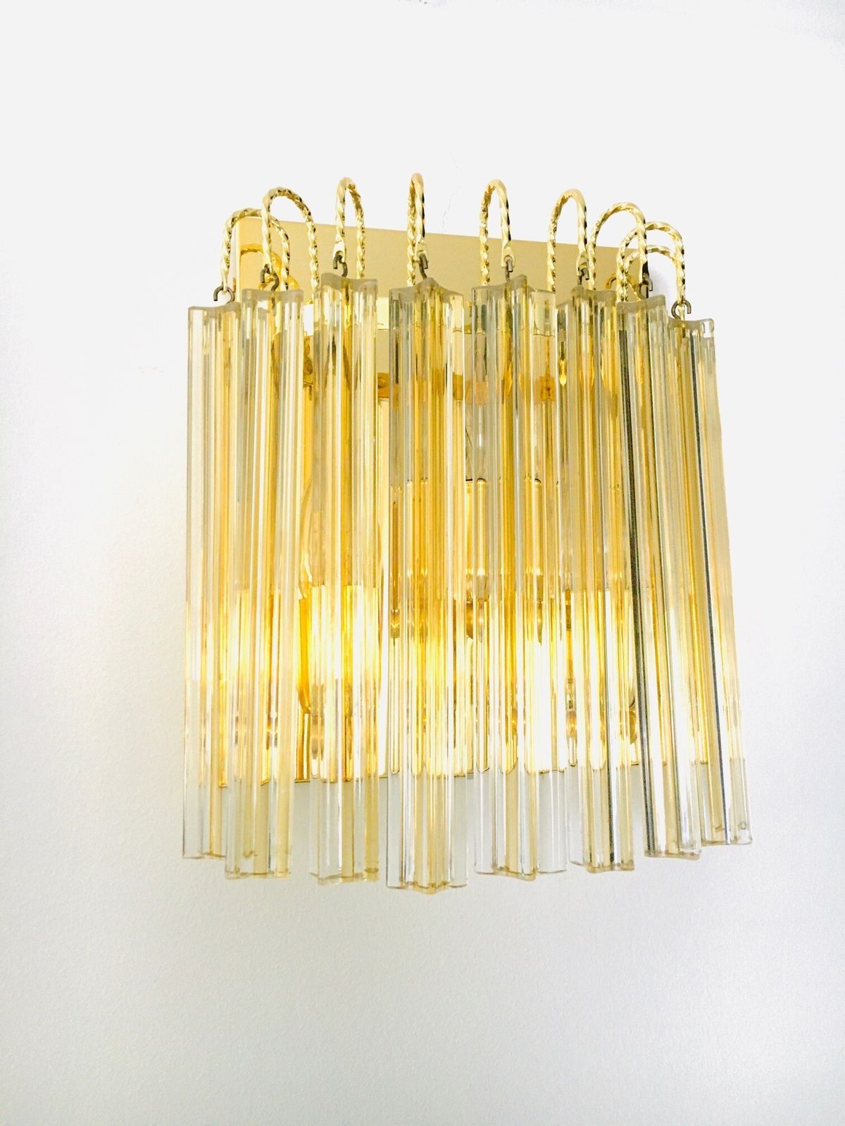 photo for sale Hollywood Regency Stijl Wandlamp Van Glas En Messing Van Massive, Jaren 1980, Italië