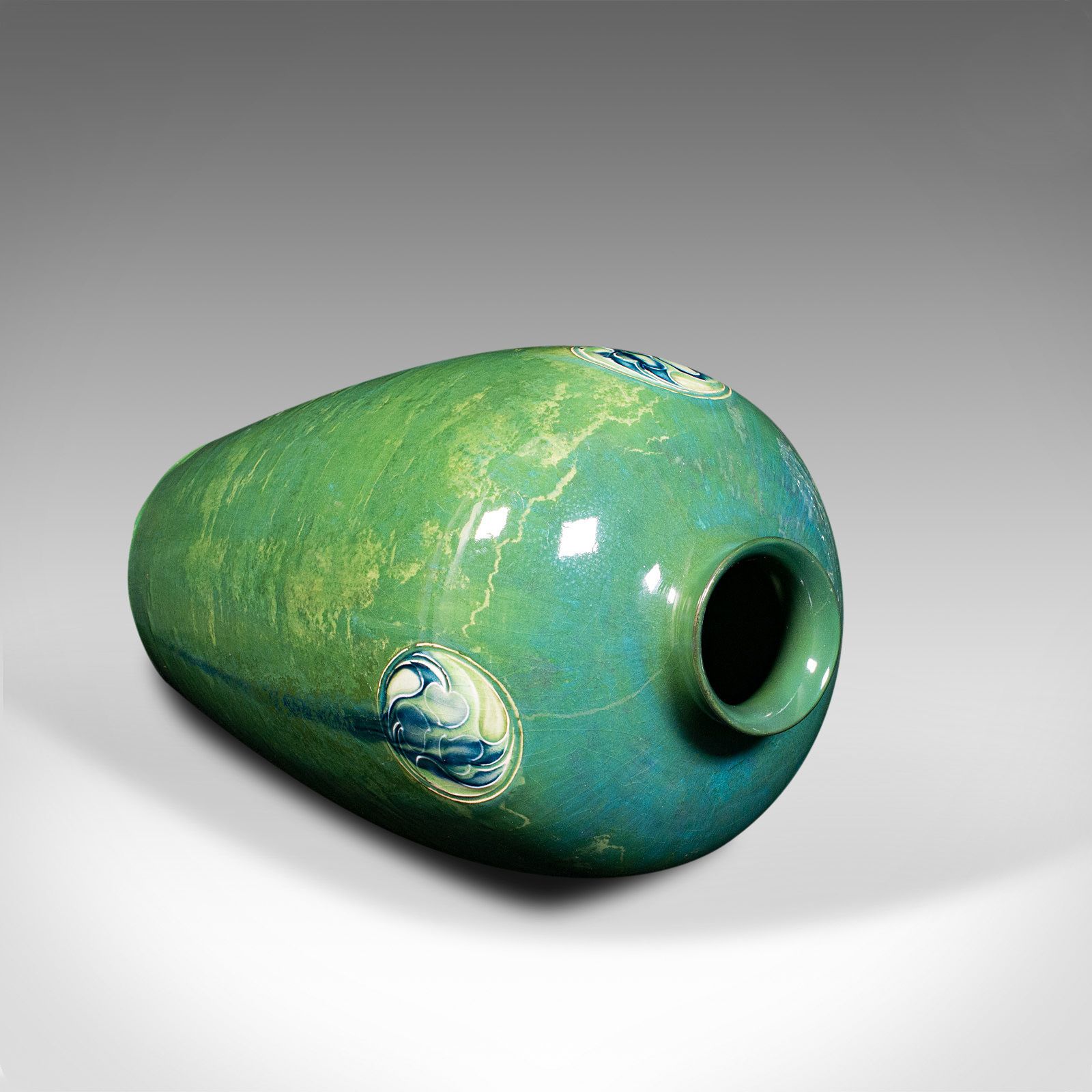 photo furniture Antique Flaminian Vase, Moorcroft, Liberty, London, C.1910