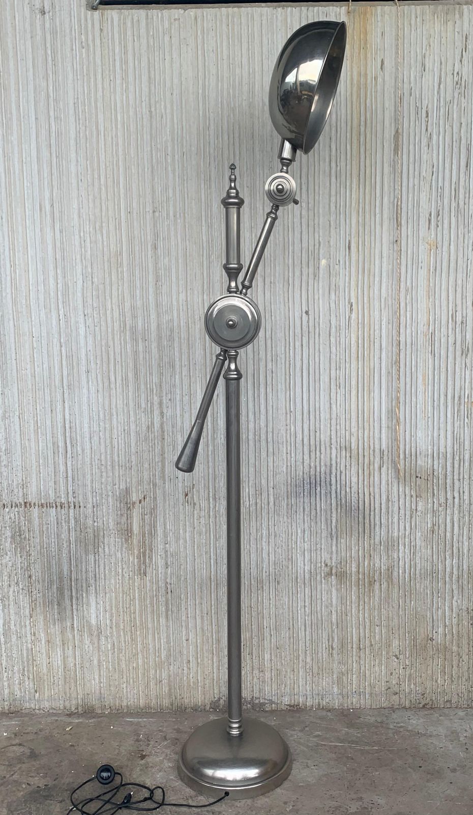 Lampadaire industriel mid-century modern, entièrement réglable photo furniture