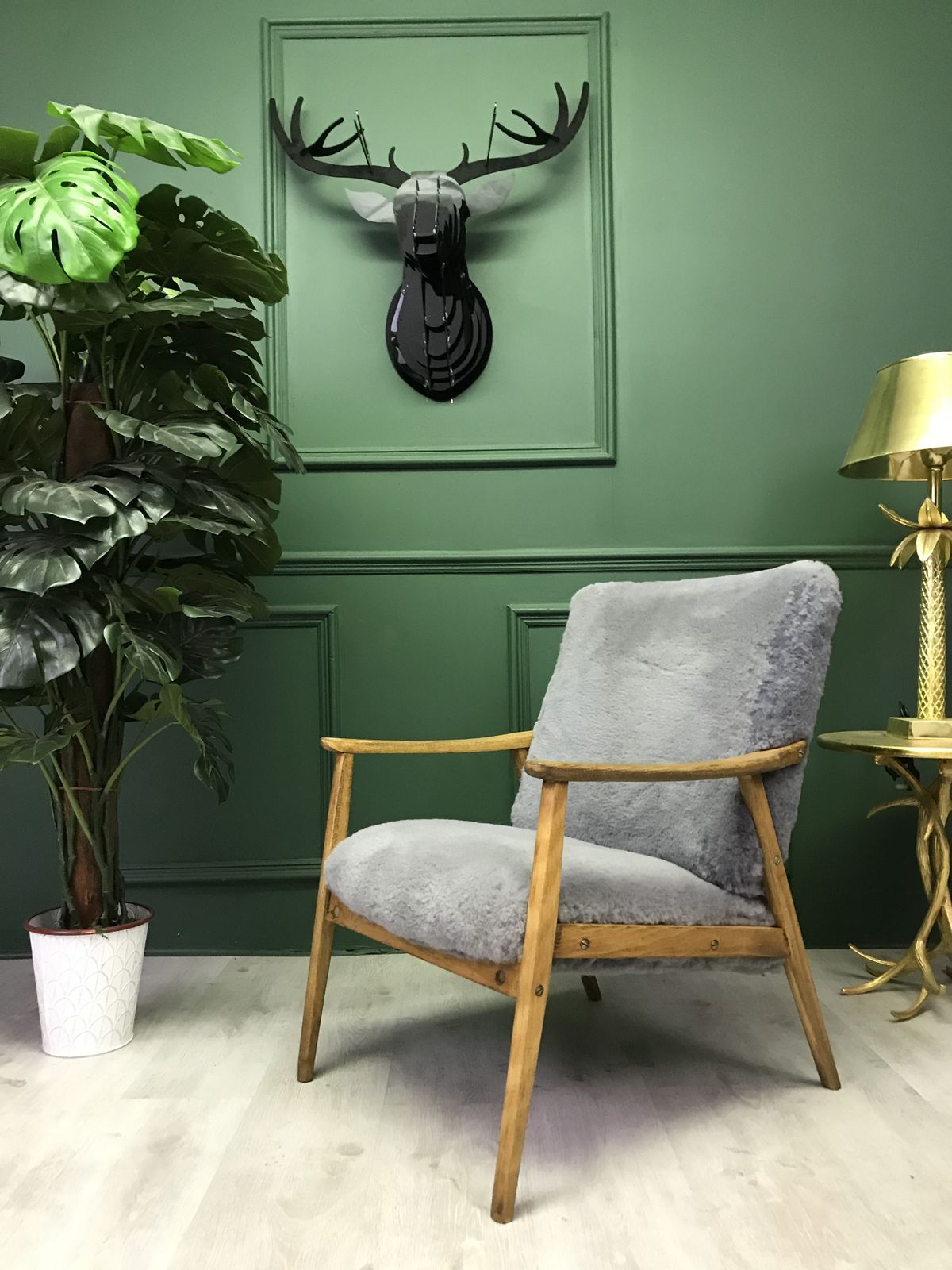 photo vinterior Vintage Art Deco Unique Grey Fluffy Furry Sheepskin Armchair Chair