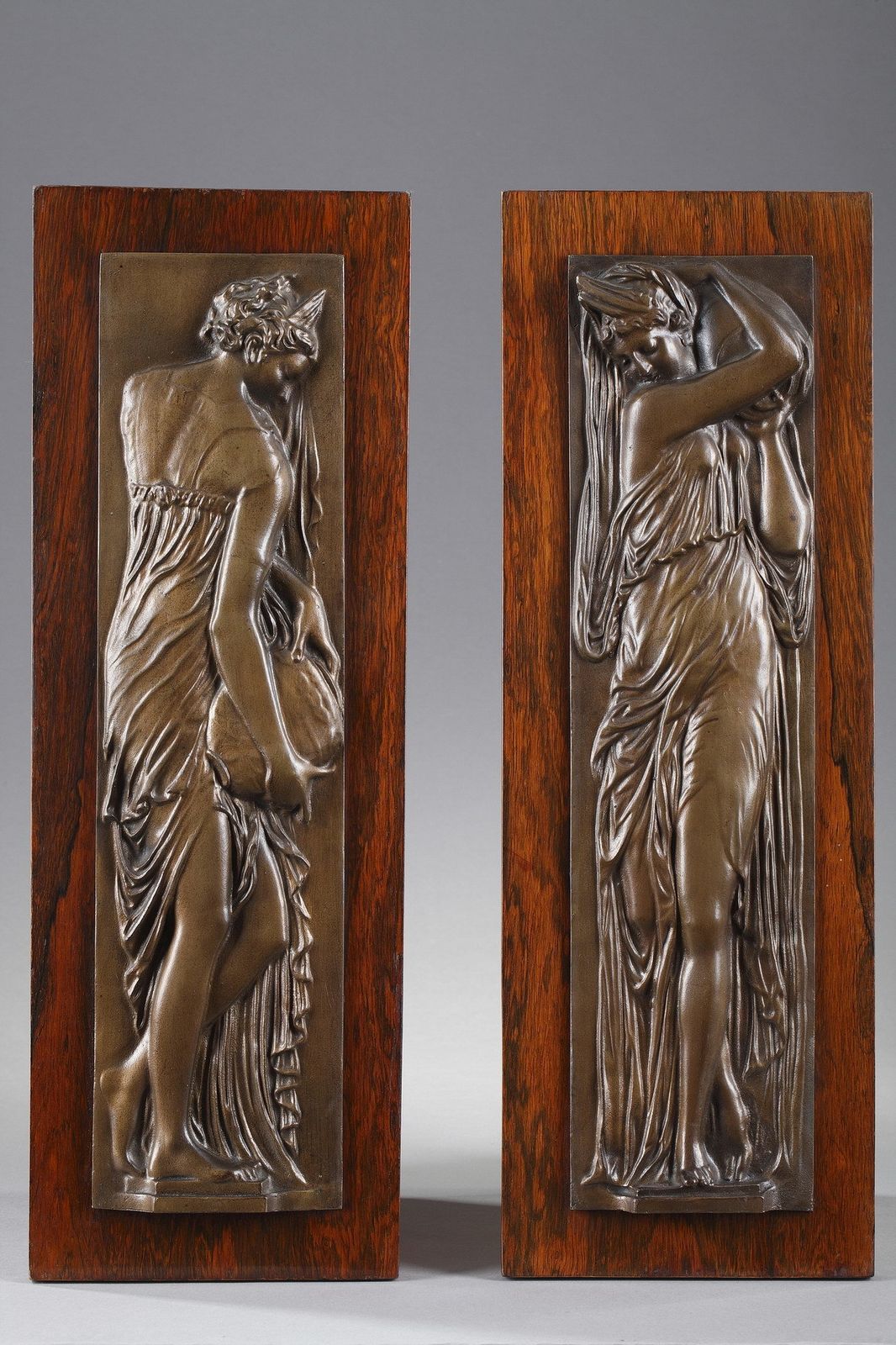 Paar bas-reliëfs, "Women Carrying Water"