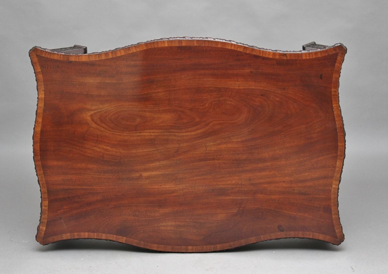 Early 20th Century Mahogany Center Table photo Furniture