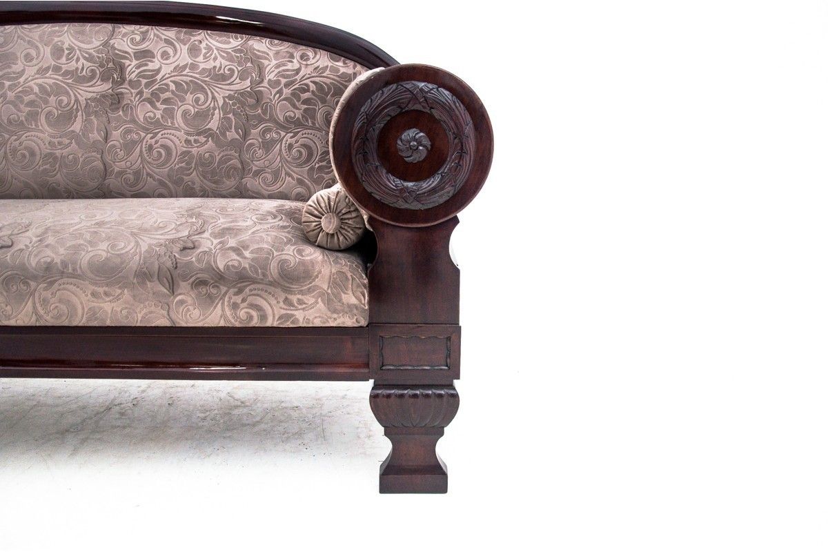 Antique Sofa, Northern Europe, Circa 1890. After Renovation. photo vinterior