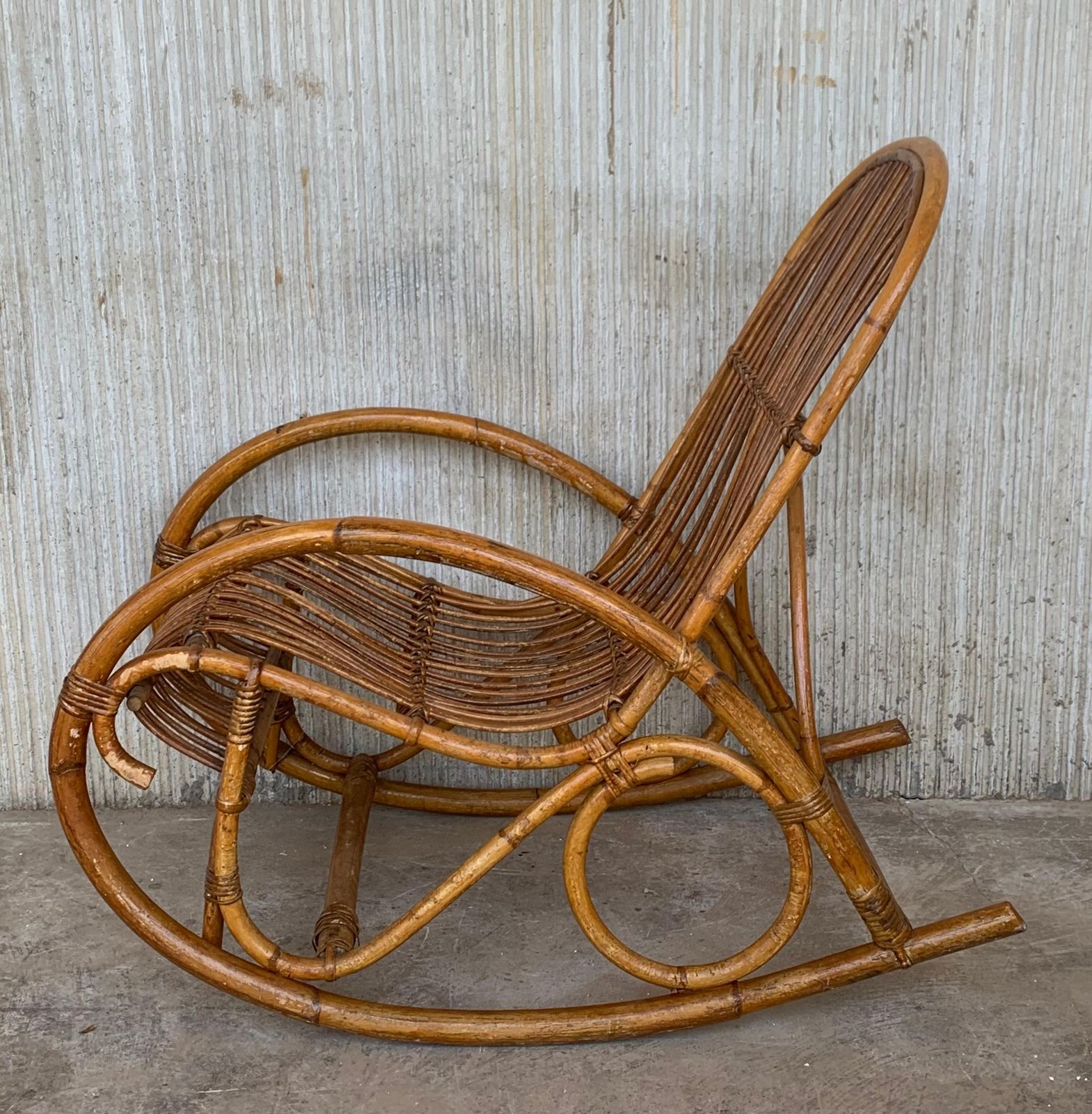 Fauteuils à bascule mid-century en bambou, dans le style de Franco Albini, Italie photo 2421.0