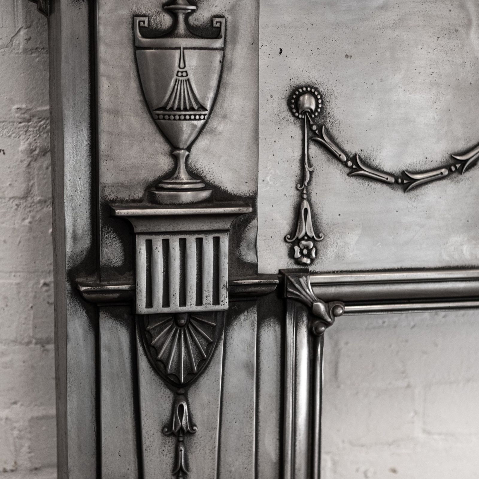 Home Fixtures Antique Polished Cast Iron Fireplace Surround photo