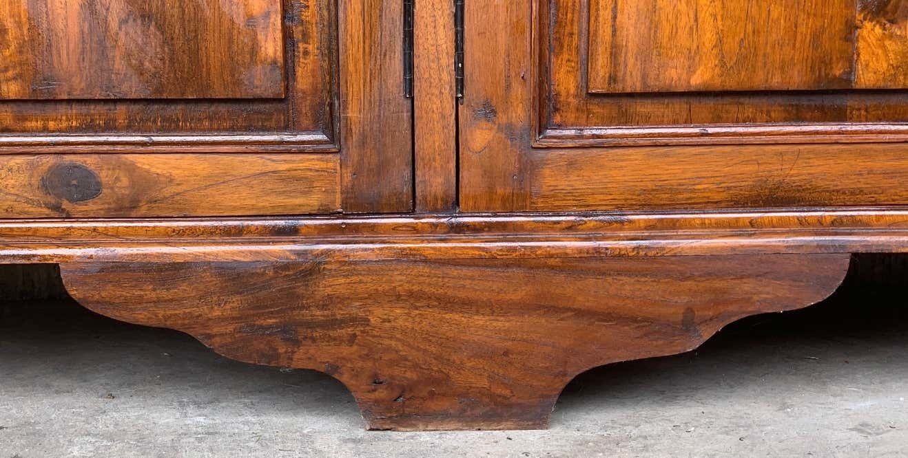 10863.0 Grande bibliothèque ou armoire vitrée d'époque, en pin, Espagne, XIXe siècle, restaurée photo