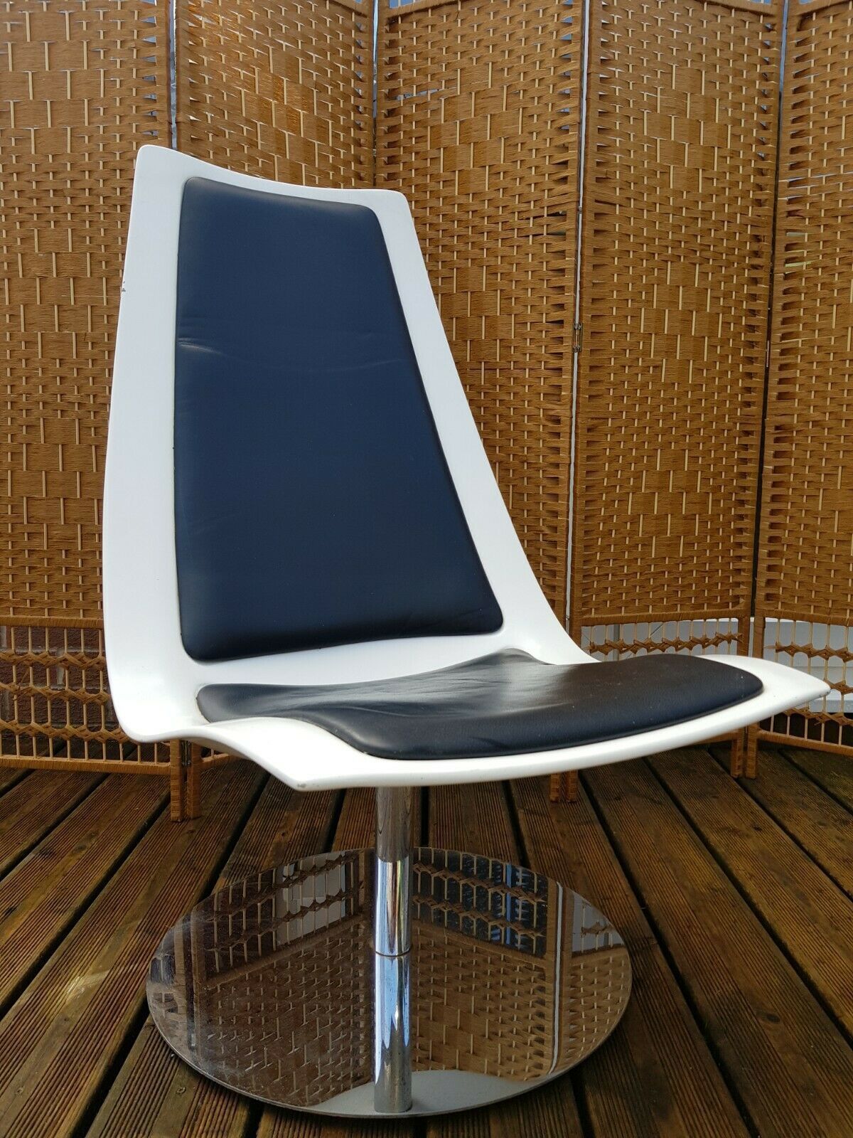 A Very Rare Xpo Mid Century Swivel Chair In Lacquered Steel photo for sale
