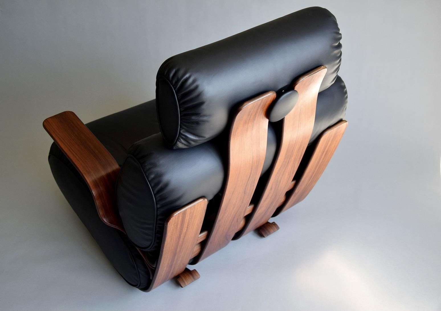 17104.88 French Rocking Chair In Plywood And Leather 1970s photo