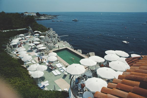 ' Hotel Du Cap Eden Roc ' By Slim Aarons Oversized C Type