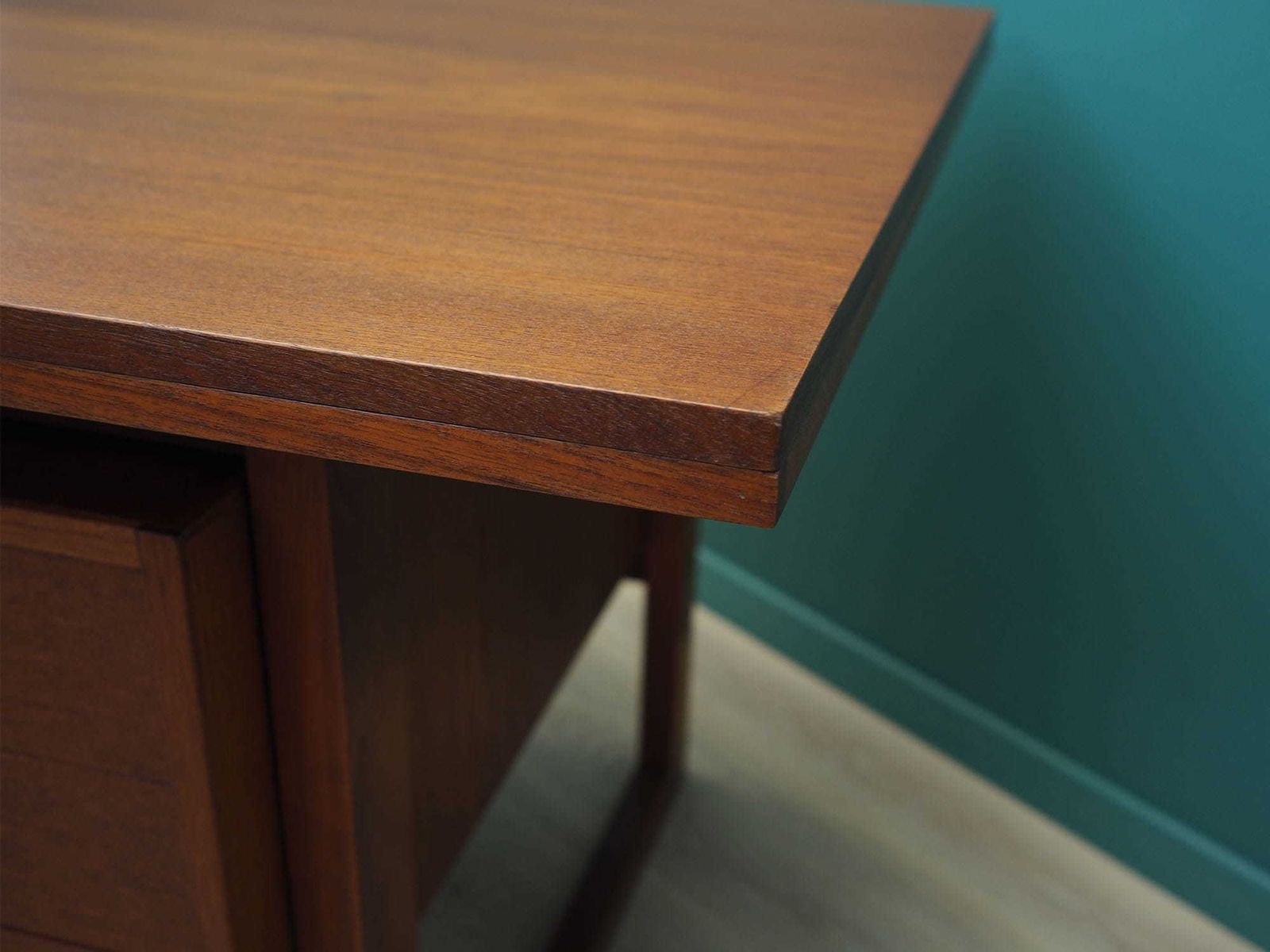 photo vintage Teak Desk, Danish Design, 1970s, Made In Denmark