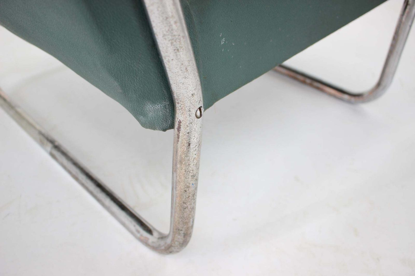 Early Pair Of Bauhaus Chrome Armchairs Kf 406 By Walter Knoll For Thonet 1930s photo 4821.0