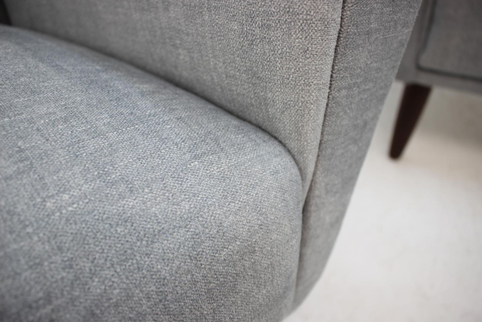 photo furniture 1960 Set Of Two Georg Thams Lounge Chairs