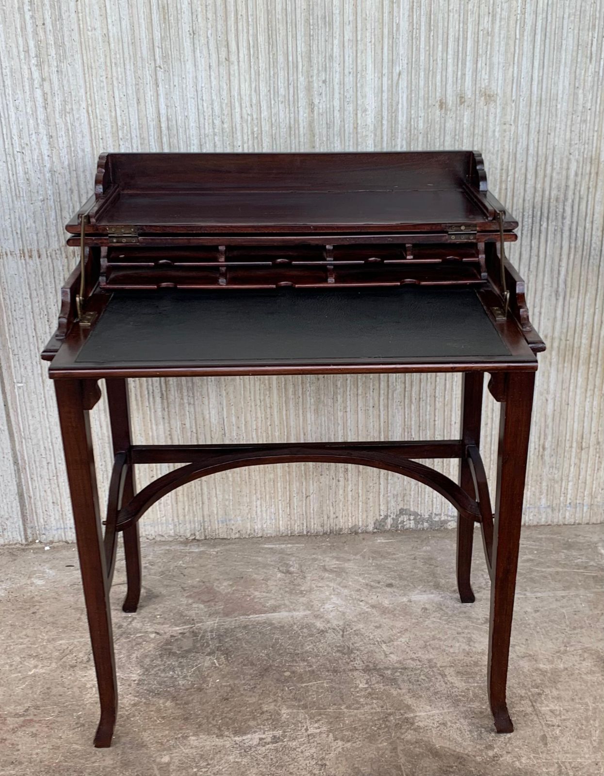 photo furniture Cartonnier d'époque fin XIXe siècle à plateau coulissant et rangement dissimulé