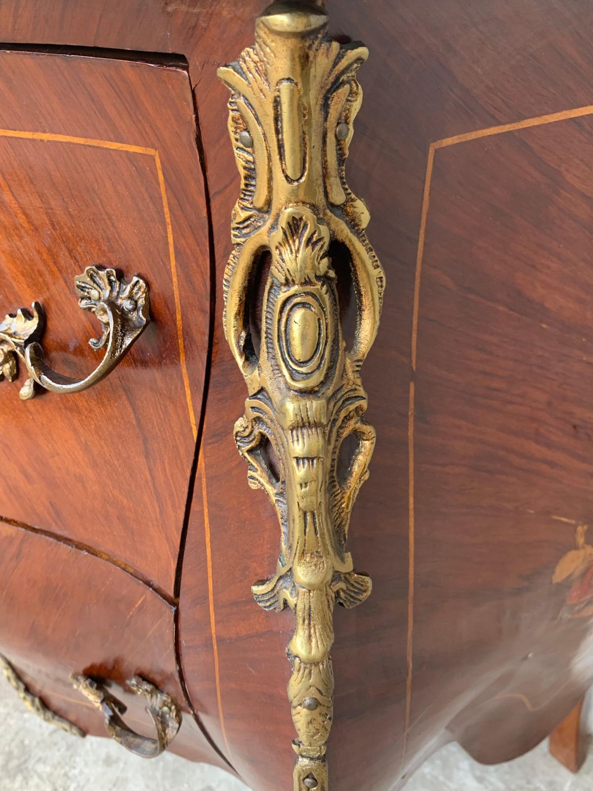 2953.0 French Louis XV Style Fine Kingwood And Marquetry Ormolu Mounted Bombe Commode photo
