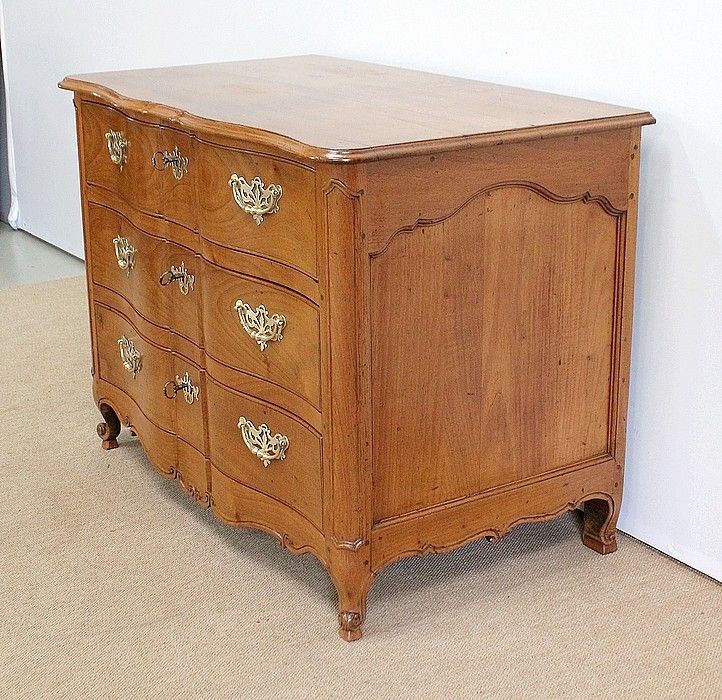 Port Nantaise Commode In Yellow Mahogany, Louis XV Period   18th Century photo for sale
