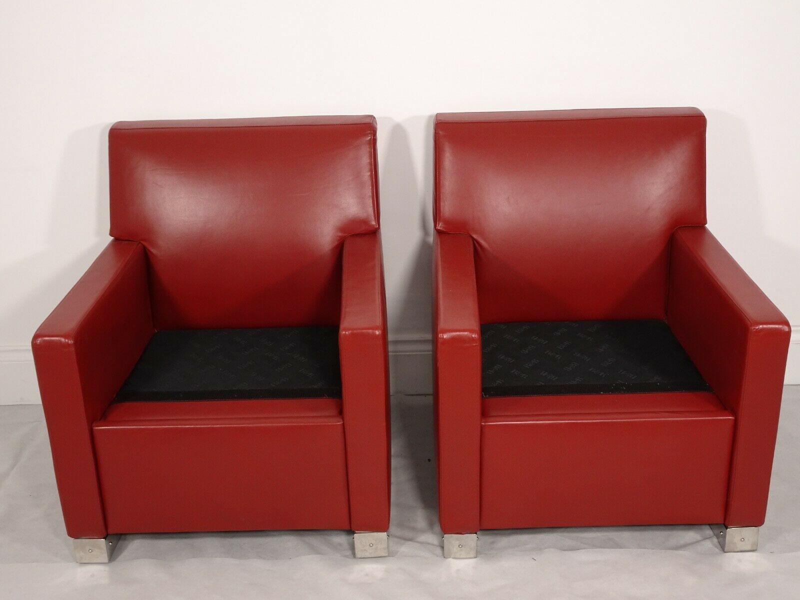 Stunning Pair Of Bb Italia Imprimatur Armchairs In Oxblood Red Leather photo vinterior