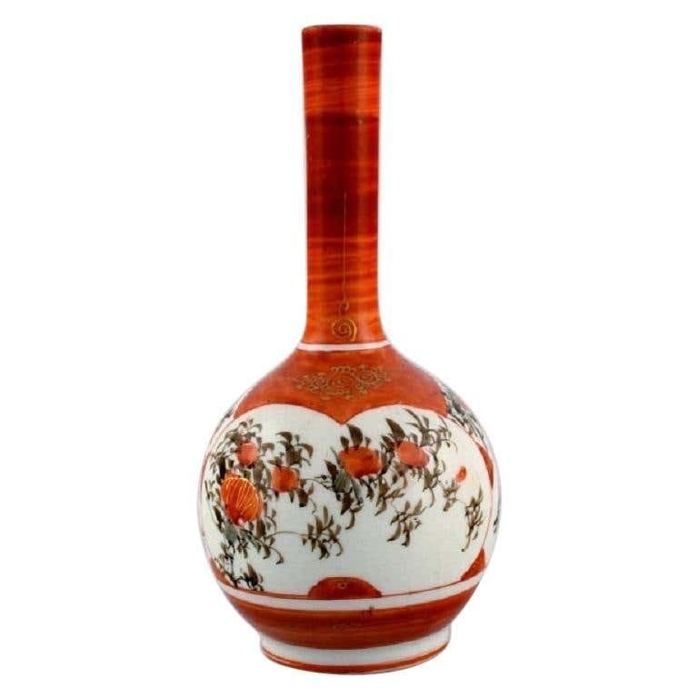 Antique Chinese Long Necked Vase In Hand Painted Porcelain, 19th Century