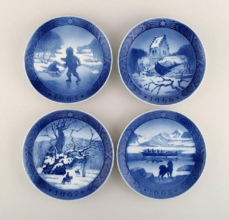 13 Royal Copenhagen Christmas Plates From The 1960s / 70s / 80s