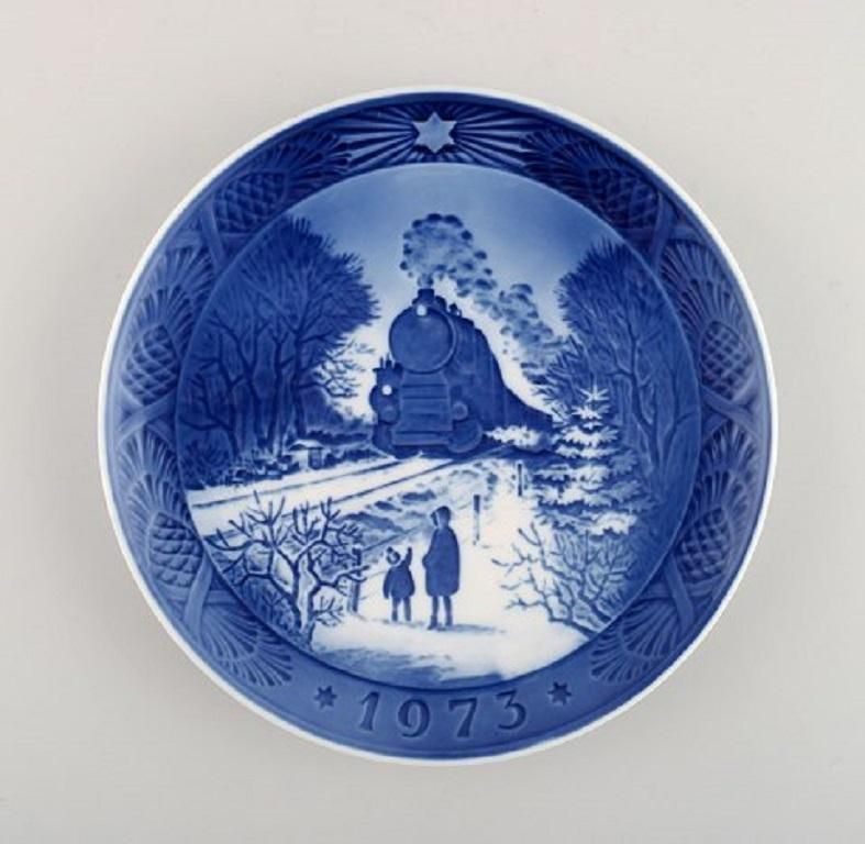 13 Royal Copenhagen Christmas Plates From The 1960s / 70s / 80s photo 293.0