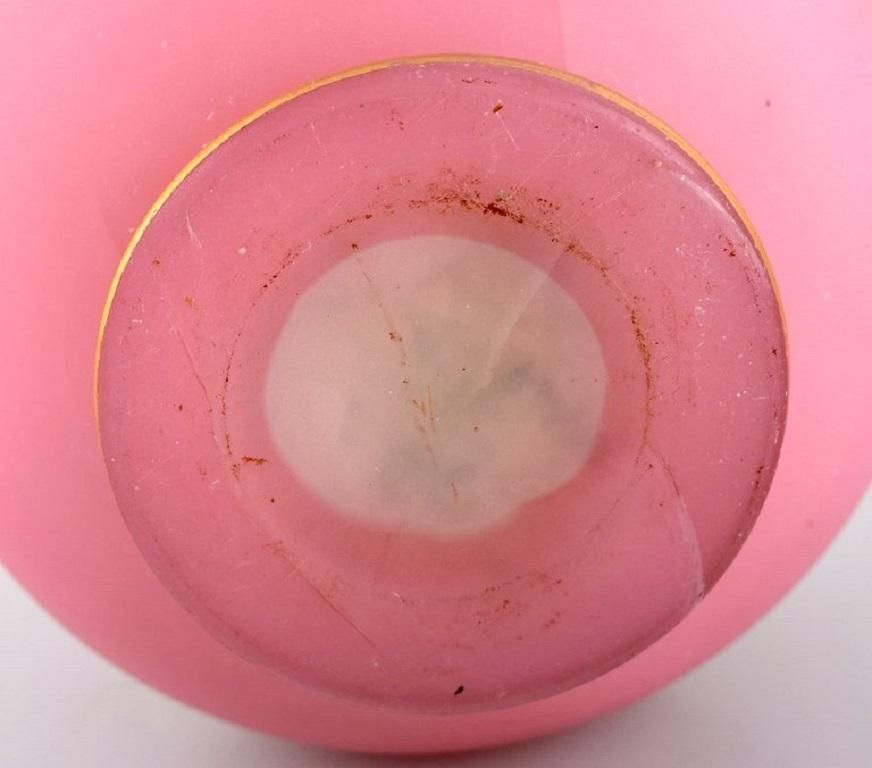 Large Vase In Pink Mouth Blown Art Glass Decorated With 24 Carat Gold Leaf photo buy