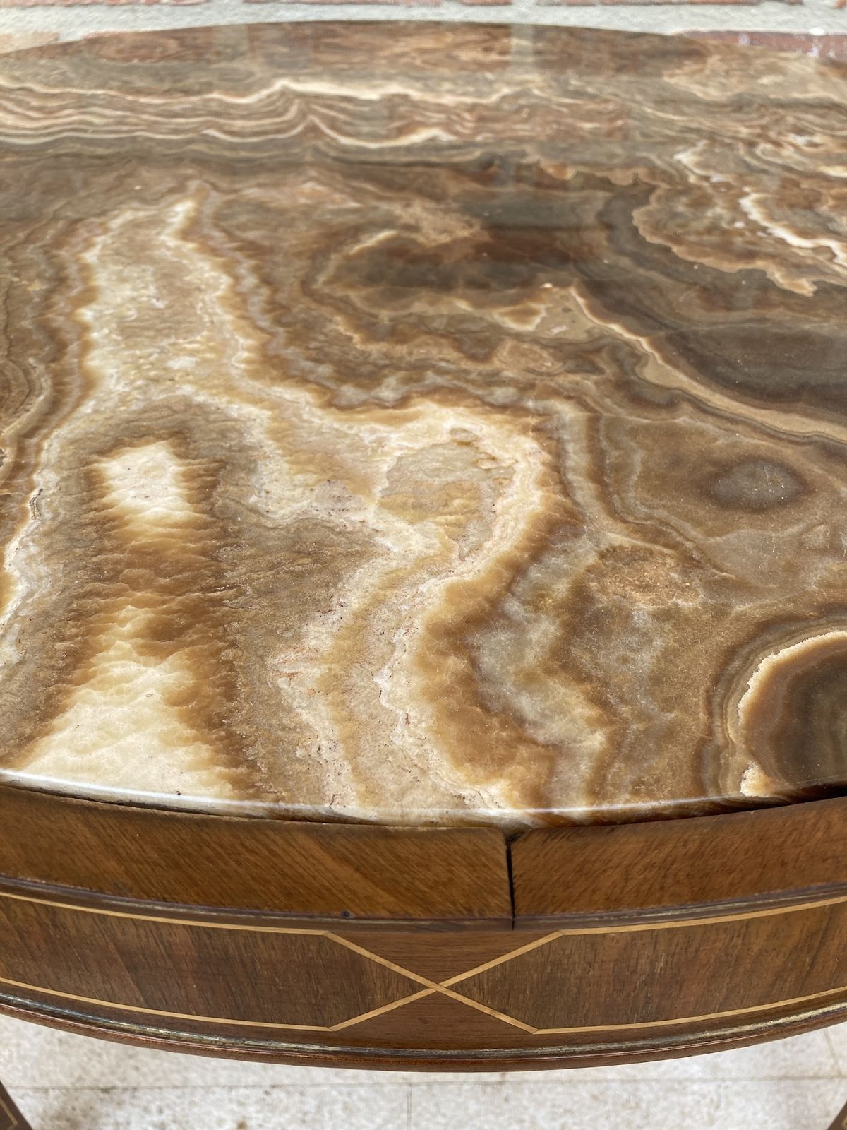 Furniture Circular Side Table In Wood With Lemongrass Marquetry Fillets And Agate Lid photo