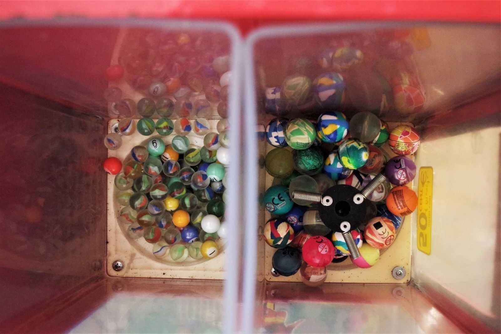 photo vintage Pinball Machine, 1970s, Iron, Vintage