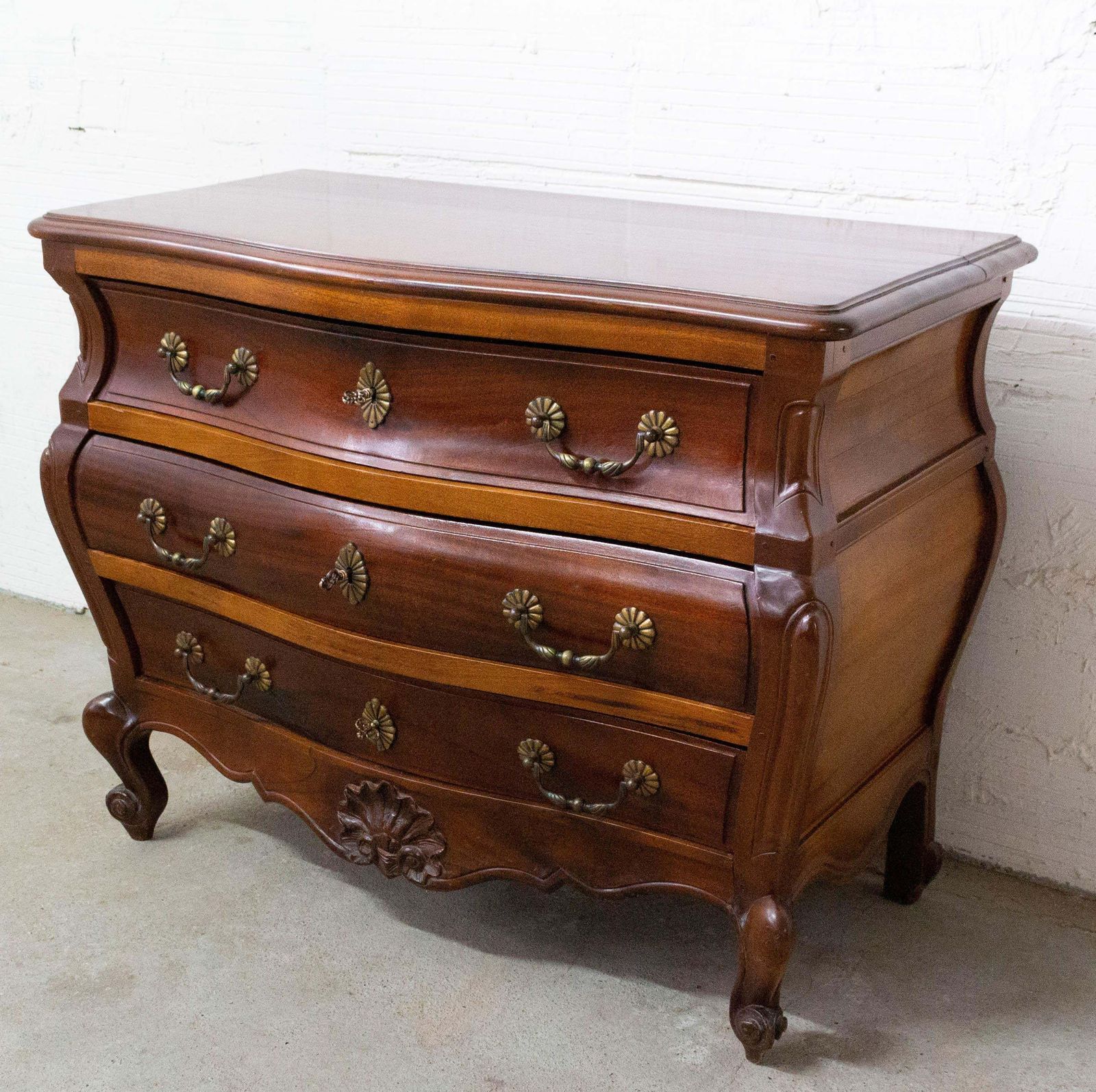 Commode de style Louis XV en iroko, mid-century photo Mobilier