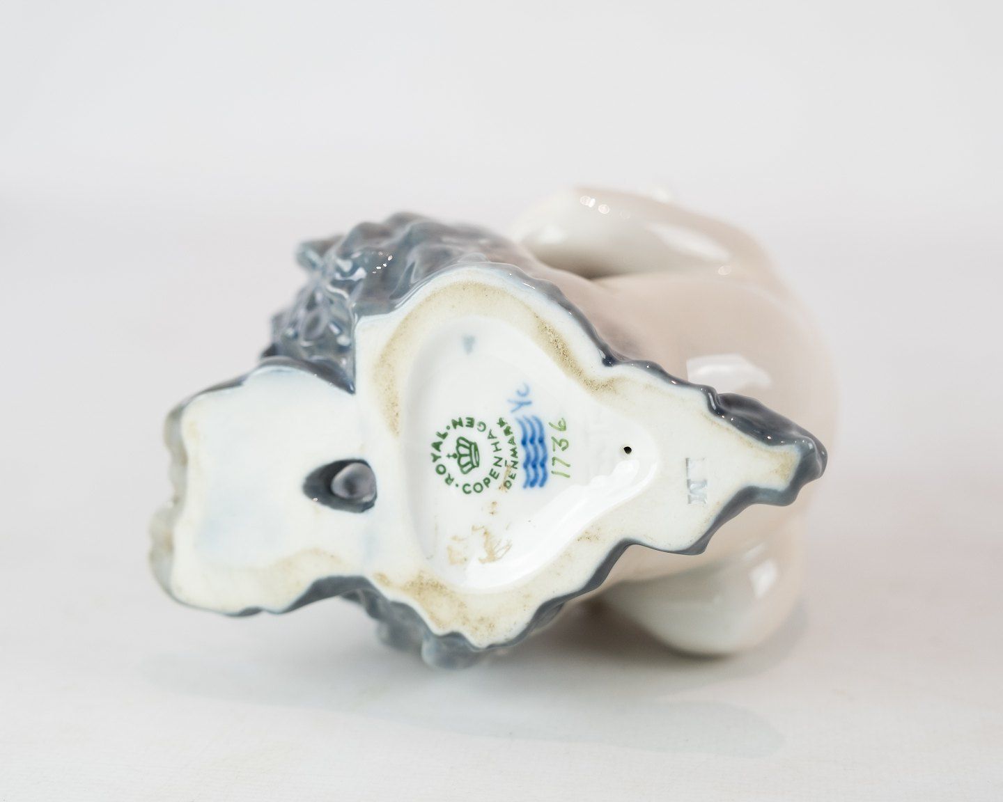 Kgl. Porcelain Pan Figure With Flute, No .: 1736 By Royal Copenhagen. photo Art