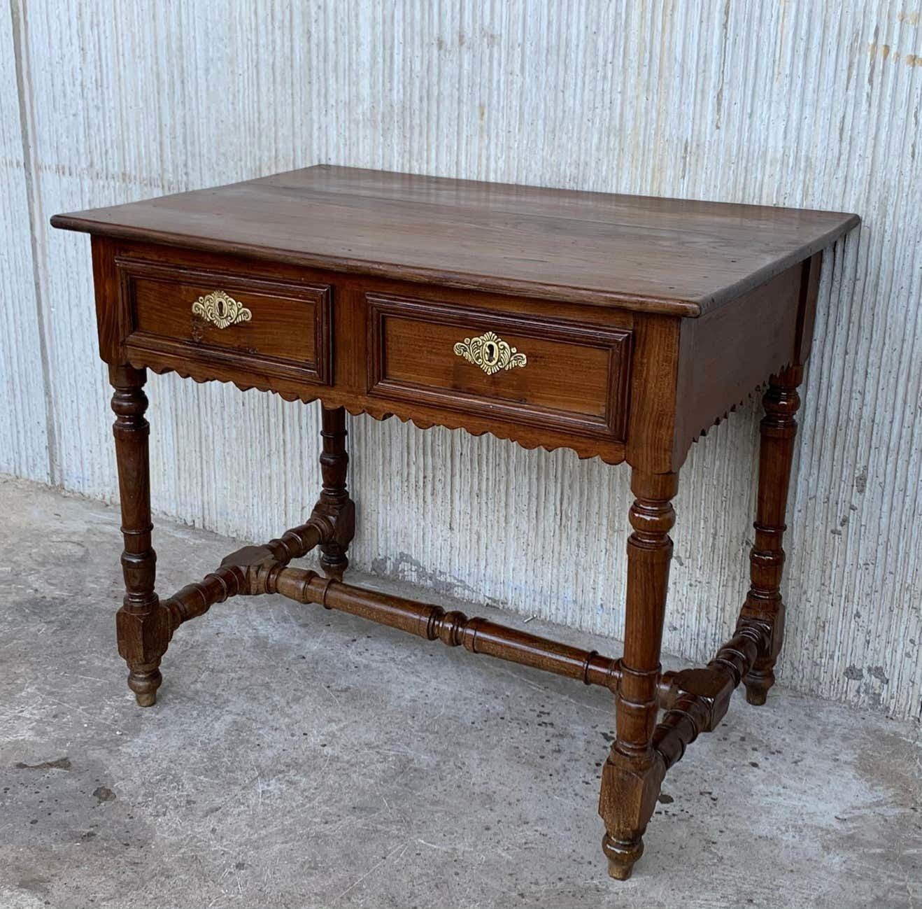 Bureau de ferme espagnol Mobila en pin, début du XXe siècle, table d'appoint ou billot de boucher photo furniture