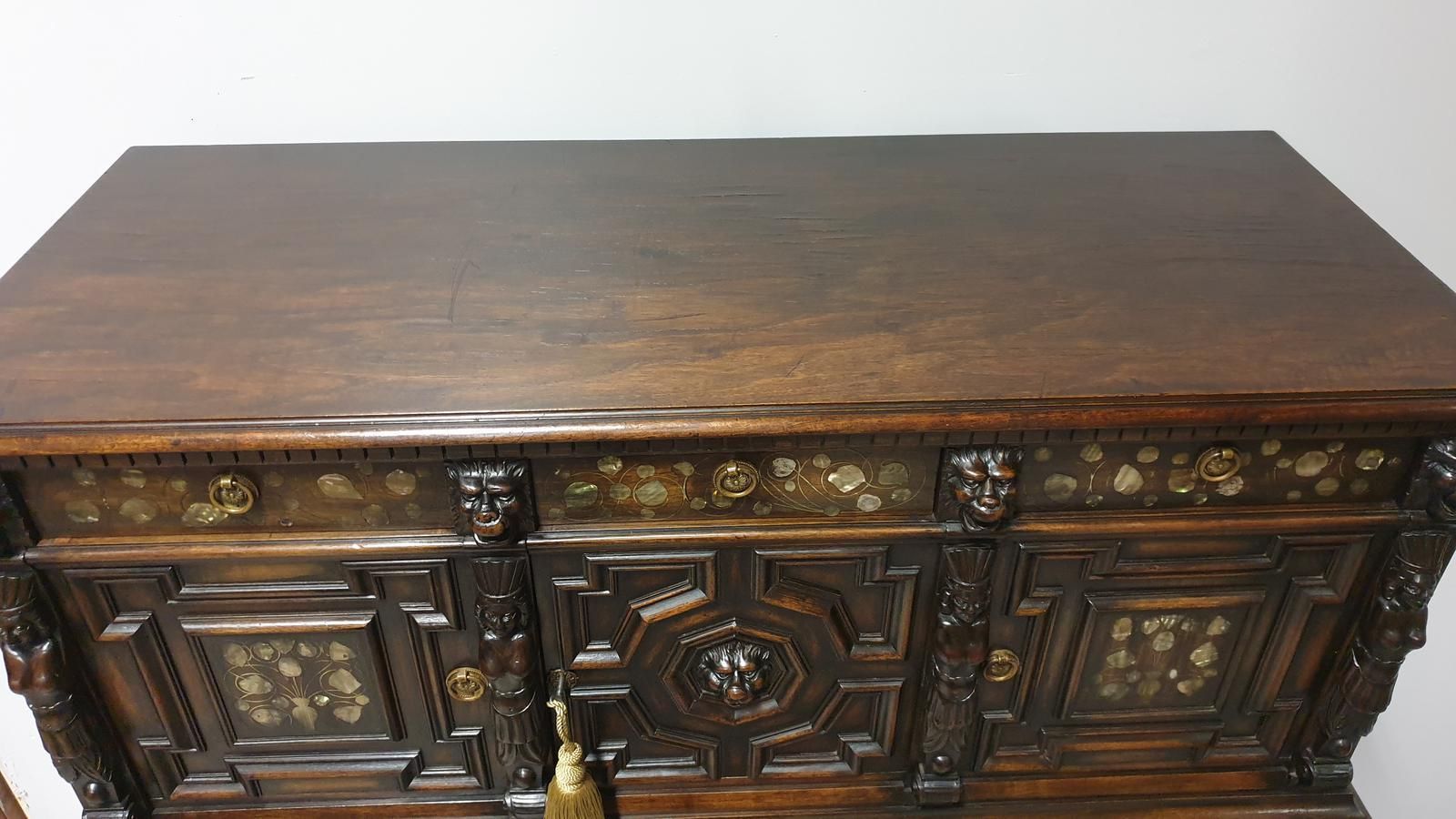 photo vintage Superb Walnut Cabinet On Stand