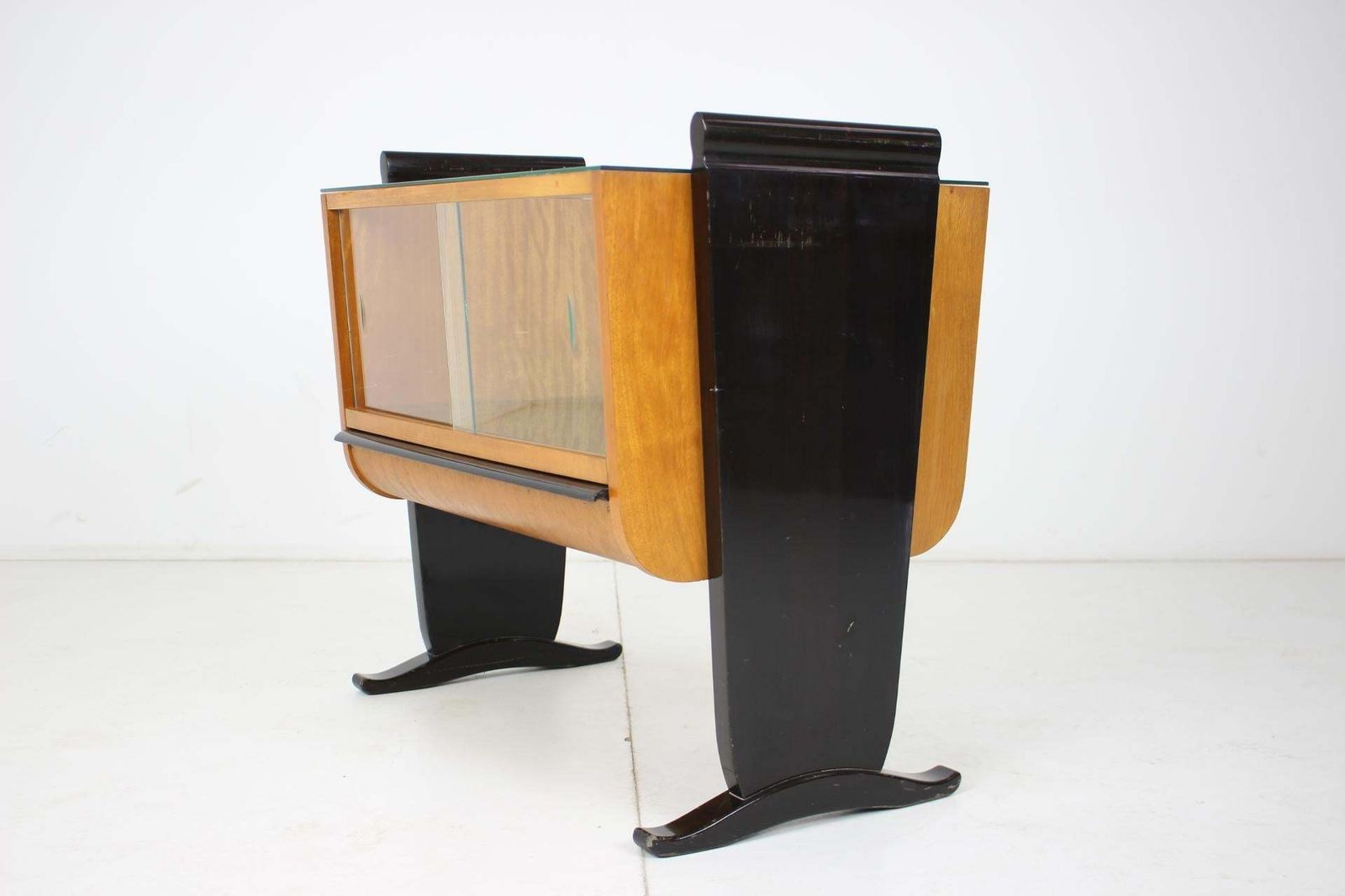 Art Deco Bar Designed By Jindřich Halabala, 1930's.