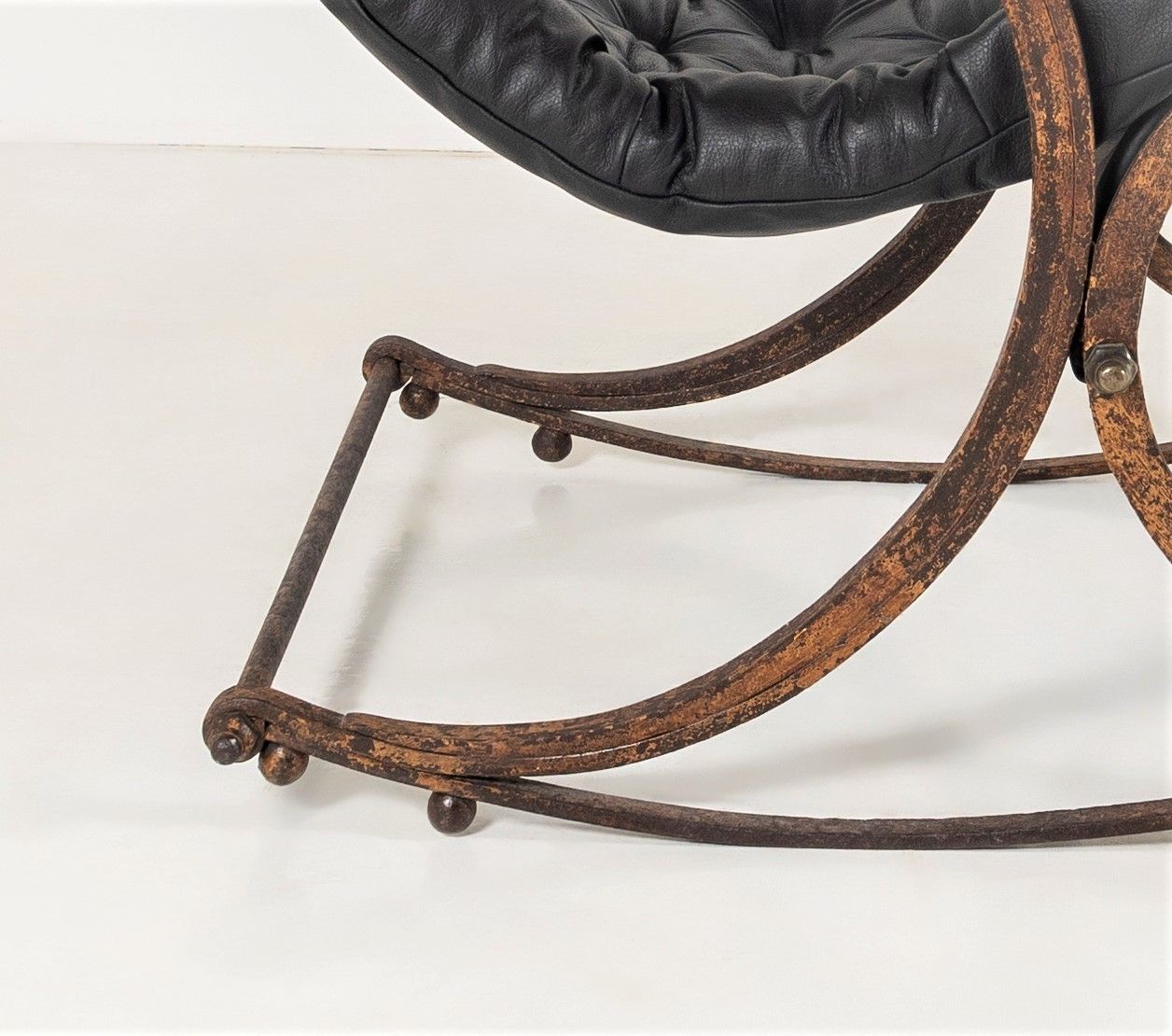 photo vinterior Historic 19th Century Antique Iron Frame Leather Sling Rocking Chair By R W Winfield Of England