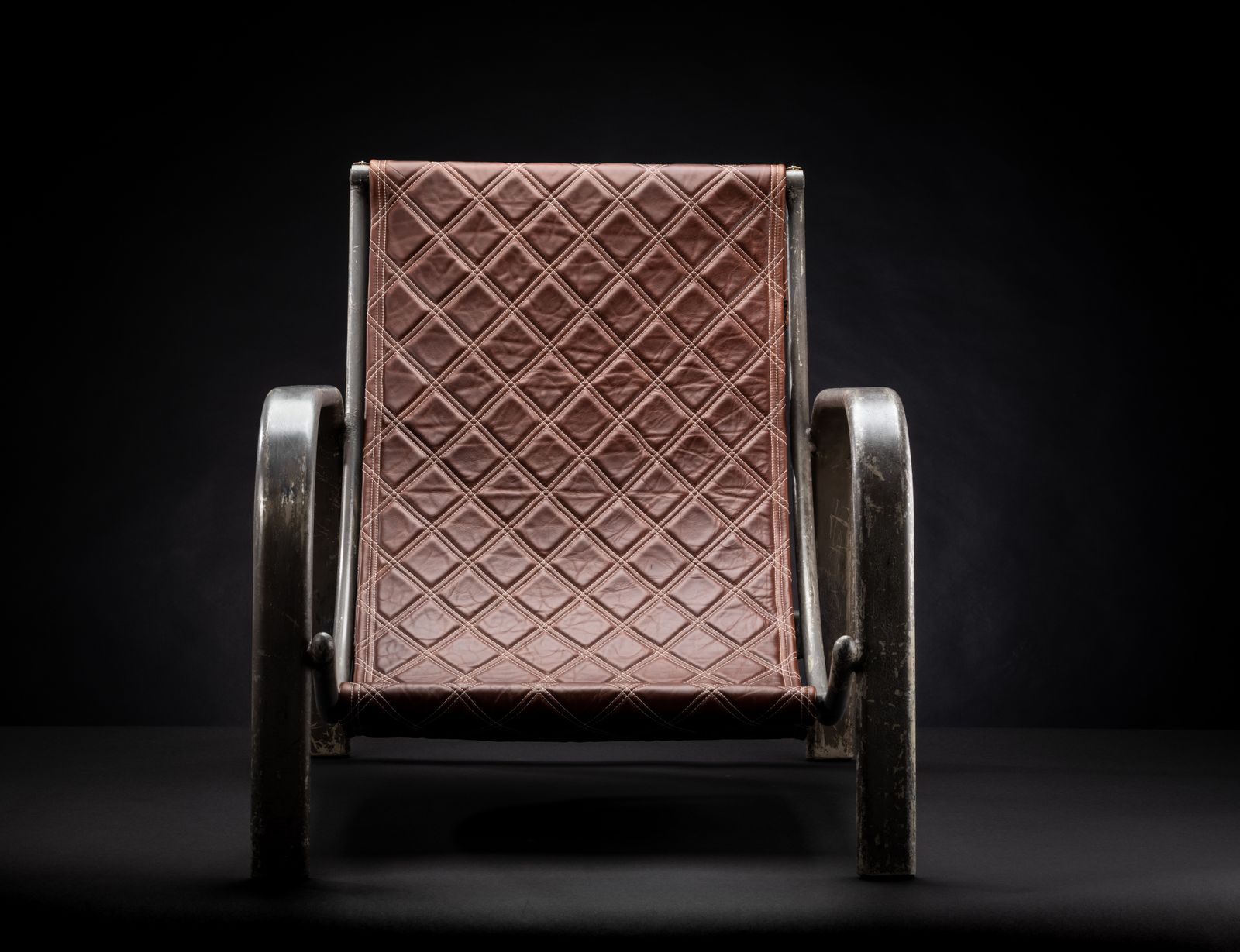 photo vinterior The One Of A Kind World War One 'Blimp' Airframe Leather Sling Chair, Made From An Original 1917 Airship Frame With Incredible Provenance..