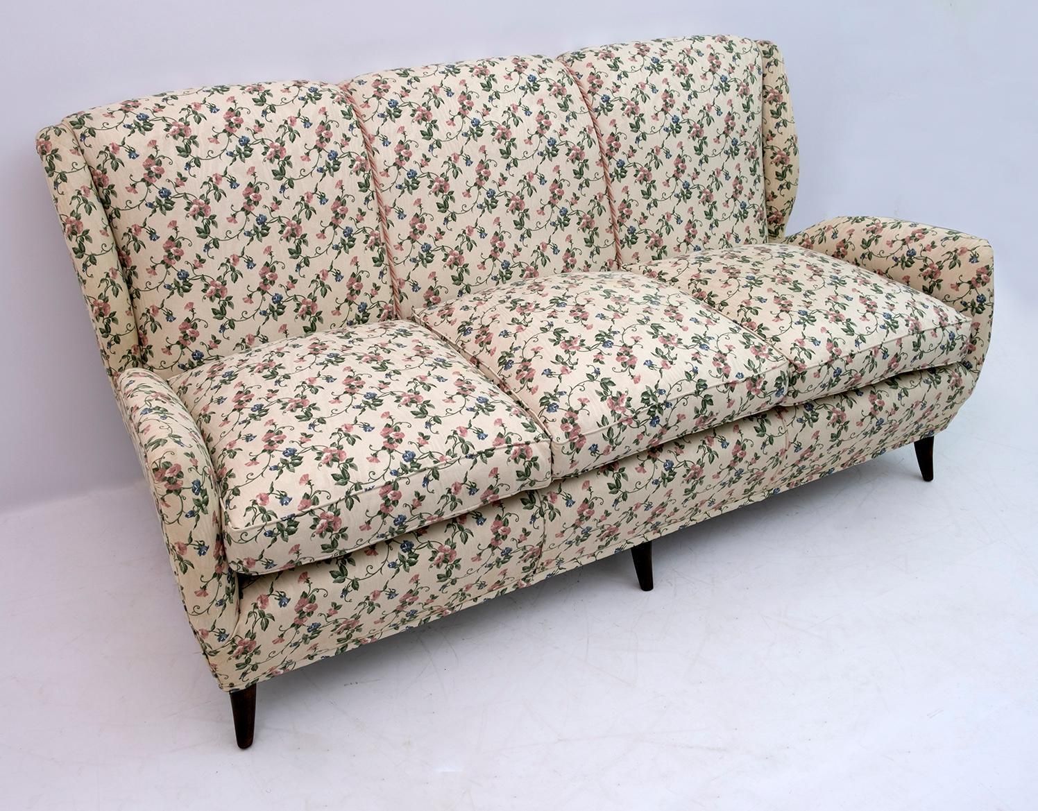 Gio Ponti N. 512 Mid Century Modern Italian Sofa For Isa, 1950s photo 4203.0