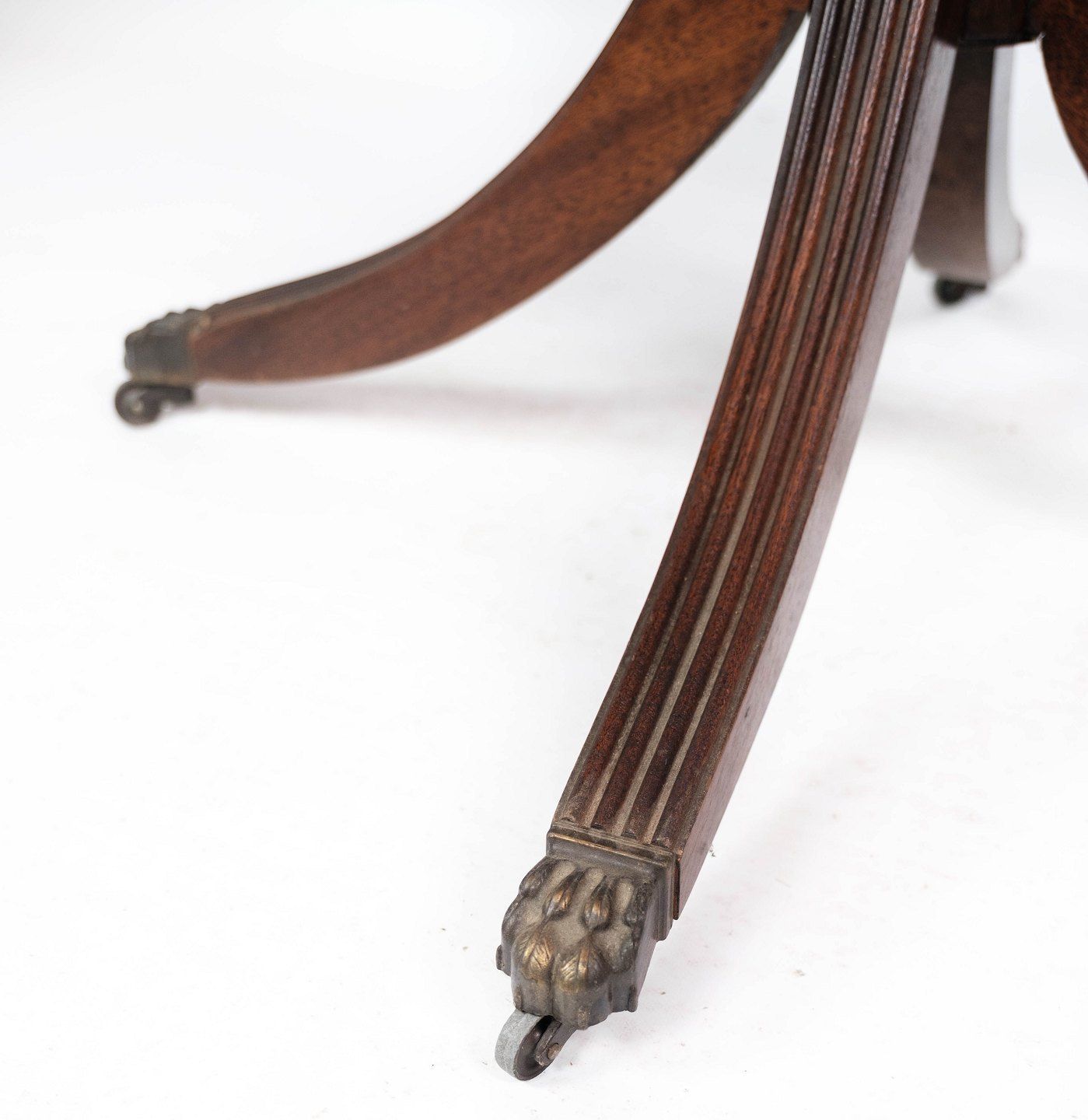 photo furniture Antique Dining Table In Mahogany With Marquetry And Inlaid Leather From 1920s