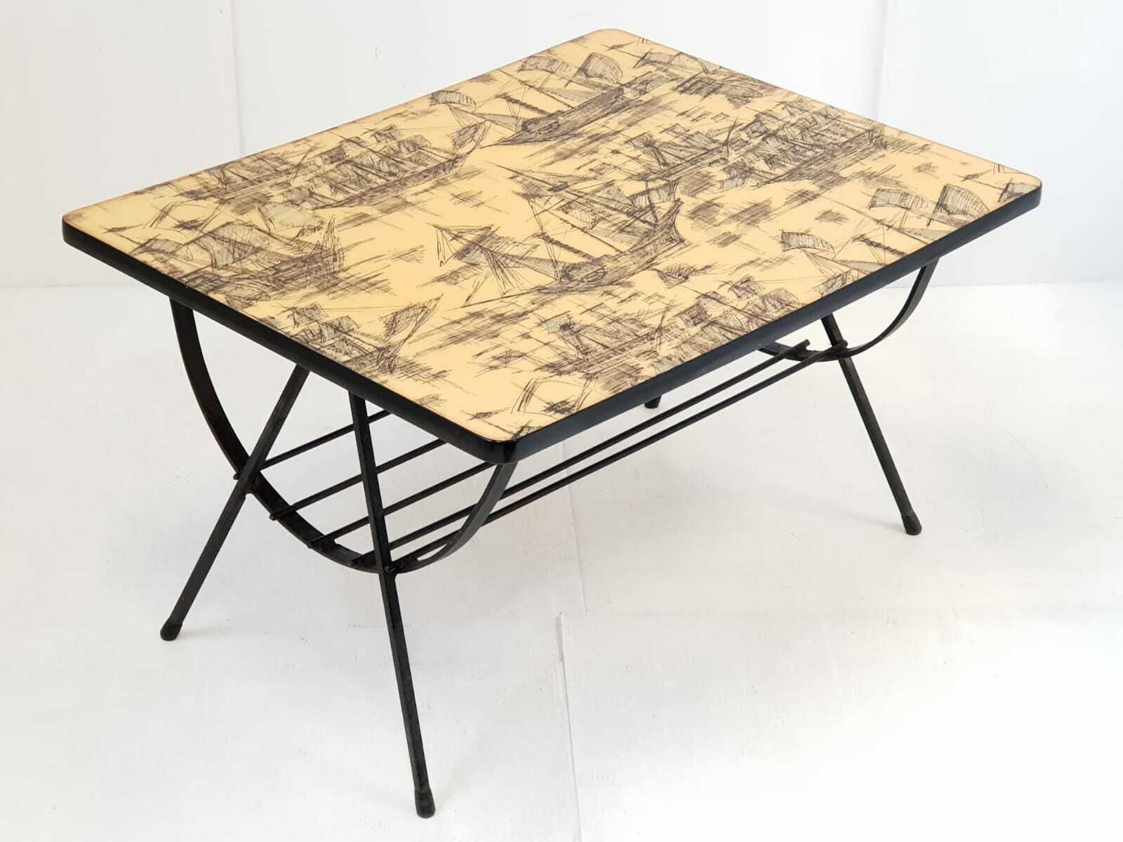 Vintage Salontafel Uit De Jaren 1950 In Staal En Resin Met Caravelle Decoratie