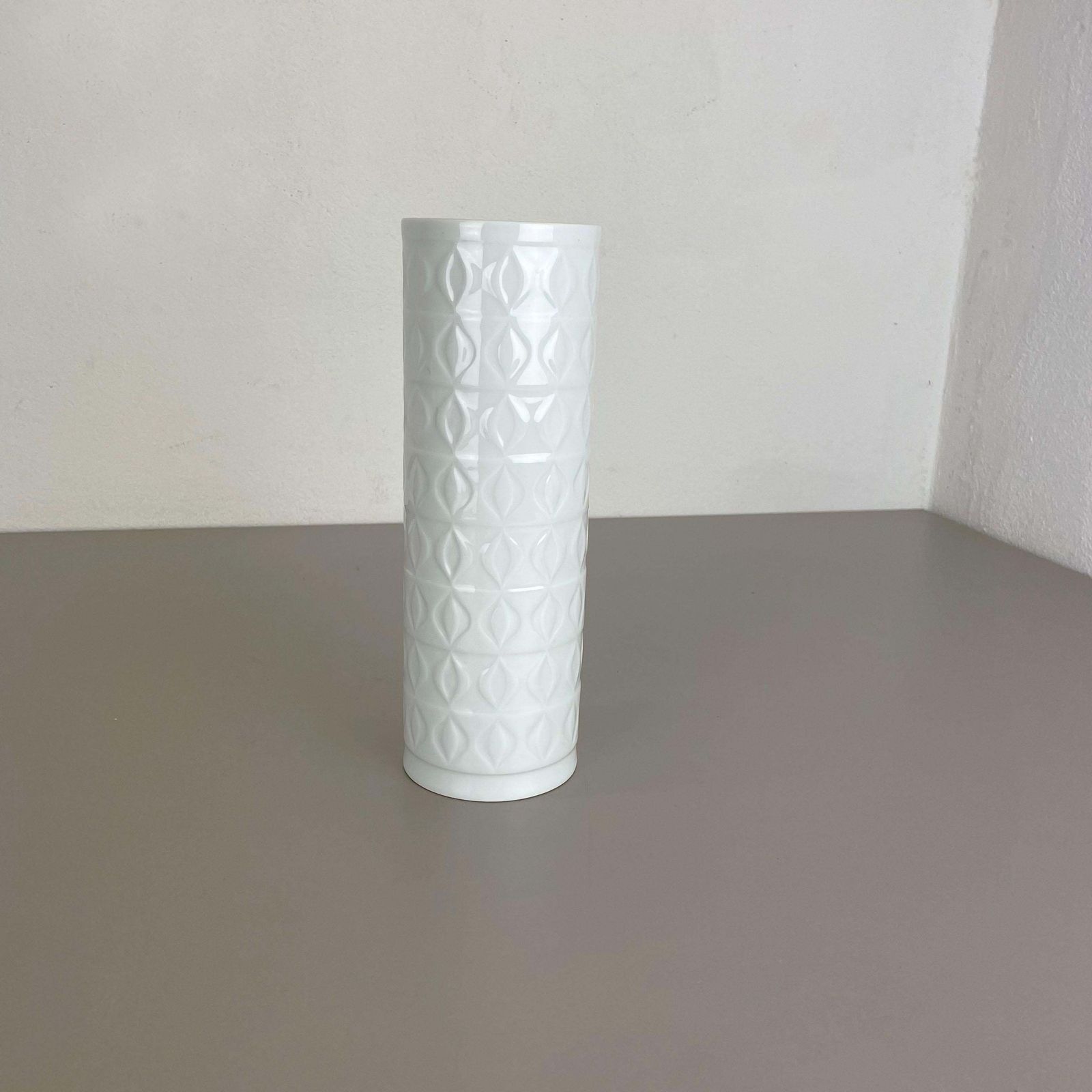 Large 1970s Op Art Biscuit Porcelain German Vase Made By Ak Kaiser, Germany photo furniture