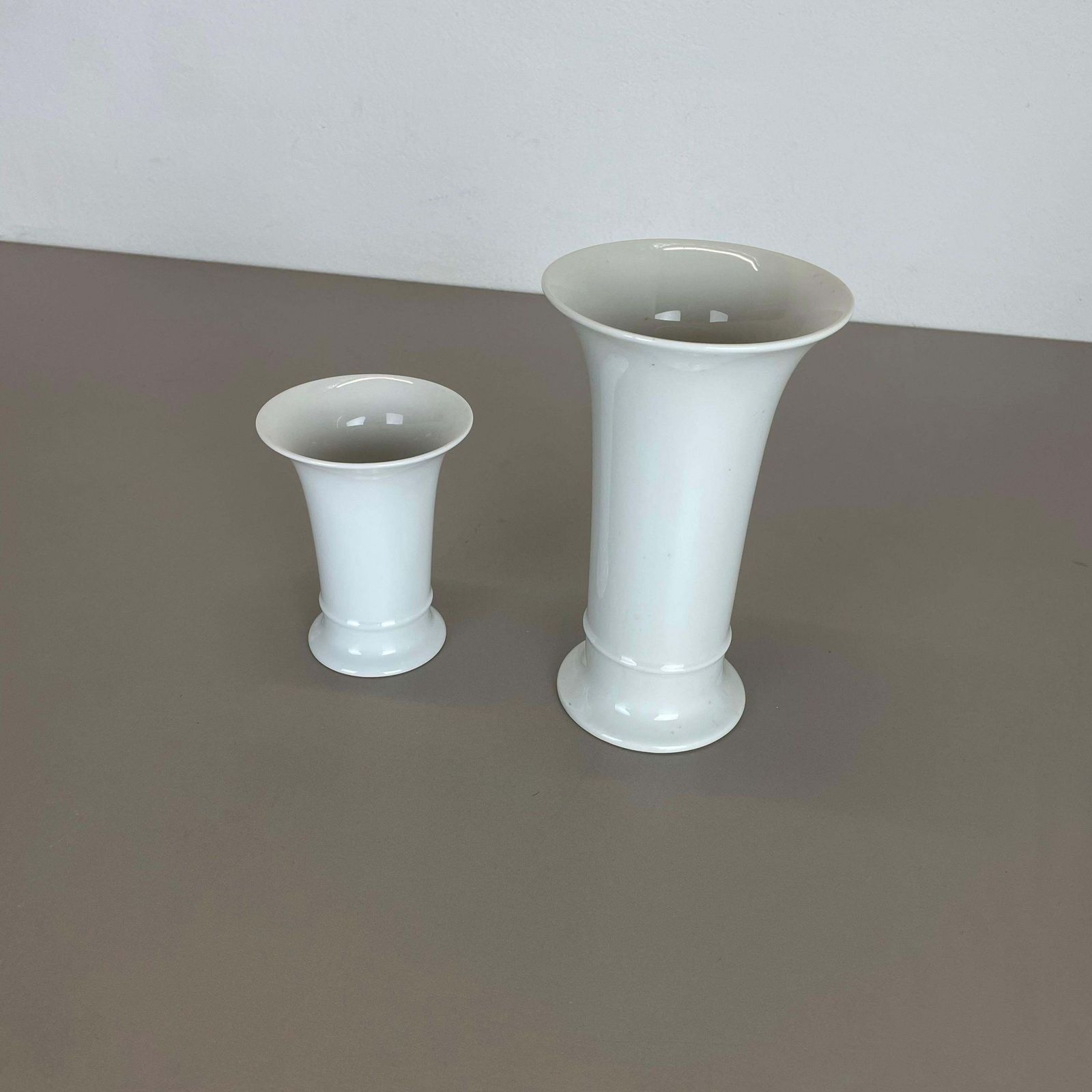 Set Of 2 Original Op Art White Porcelain Vases By Ak Kaiser, Germany, 1970s photo vinterior
