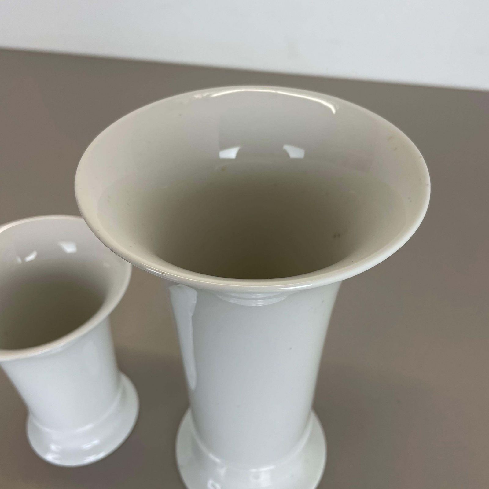 photo furniture Set Of 2 Original Op Art White Porcelain Vases By Ak Kaiser, Germany, 1970s