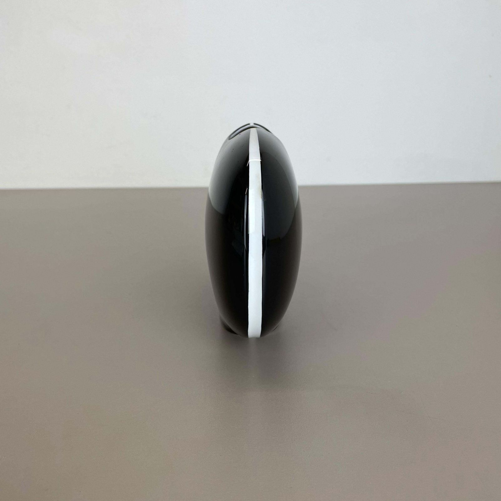 Op Art Vase Black Porcelain By K. Dombrowski For Hutschenreuther, 1970s photo buy
